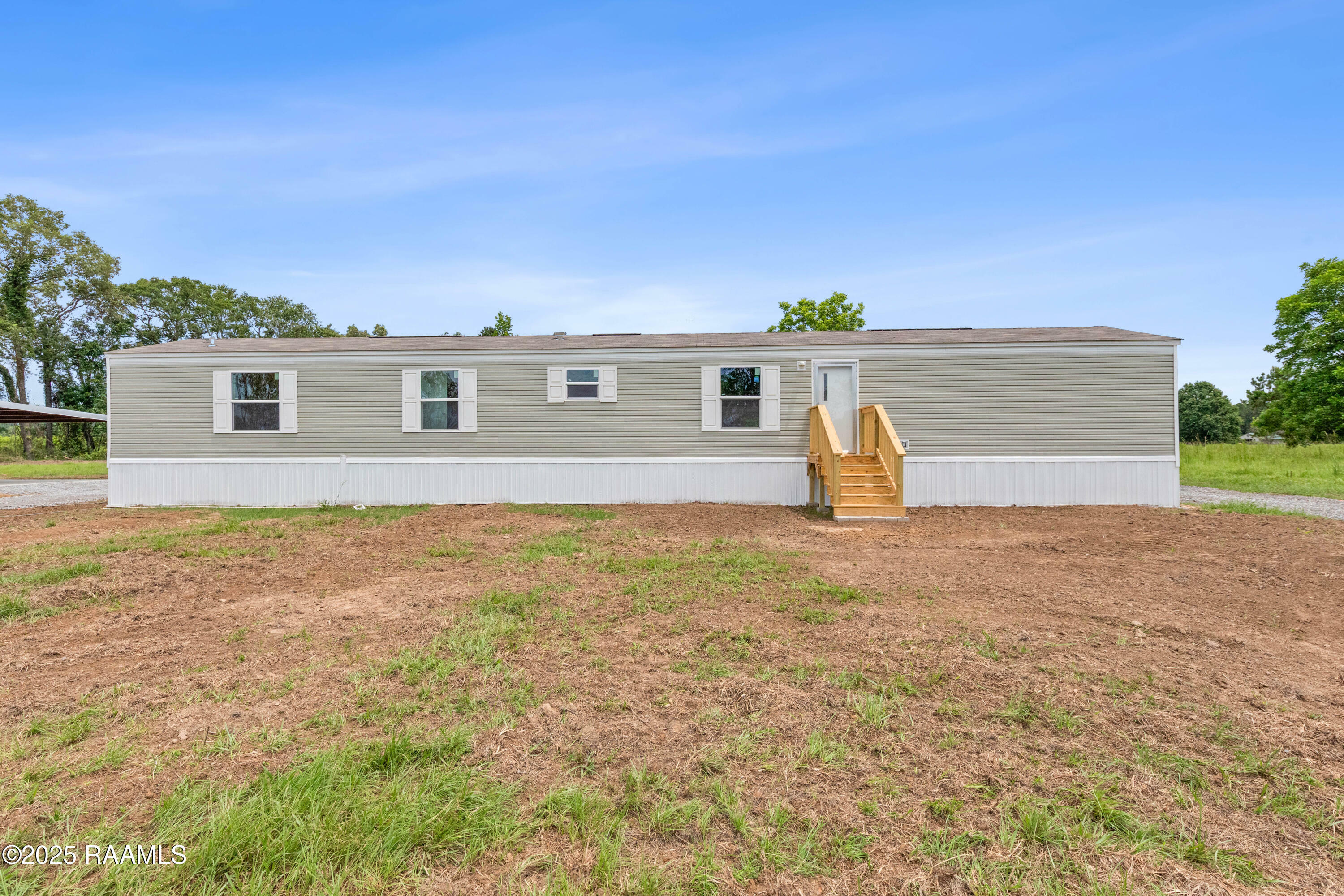 Property Photo: 327 Kennerson Road LA 70570