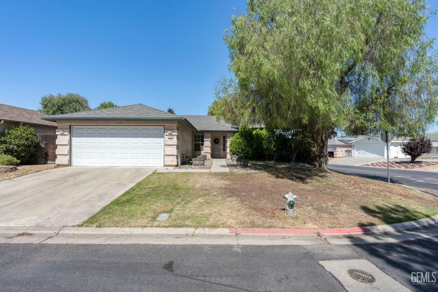 Property Photo: 5928 Dyce Way CA 93306