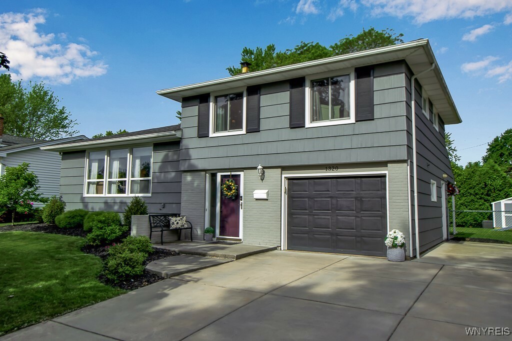 Property Photo: 1320 Brookfield Drive NY 14120