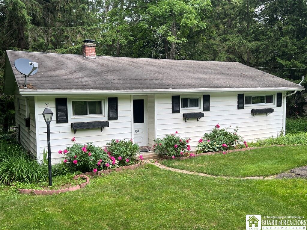 Property Photo:  6526 Wyoming Avenue  NY 14757 