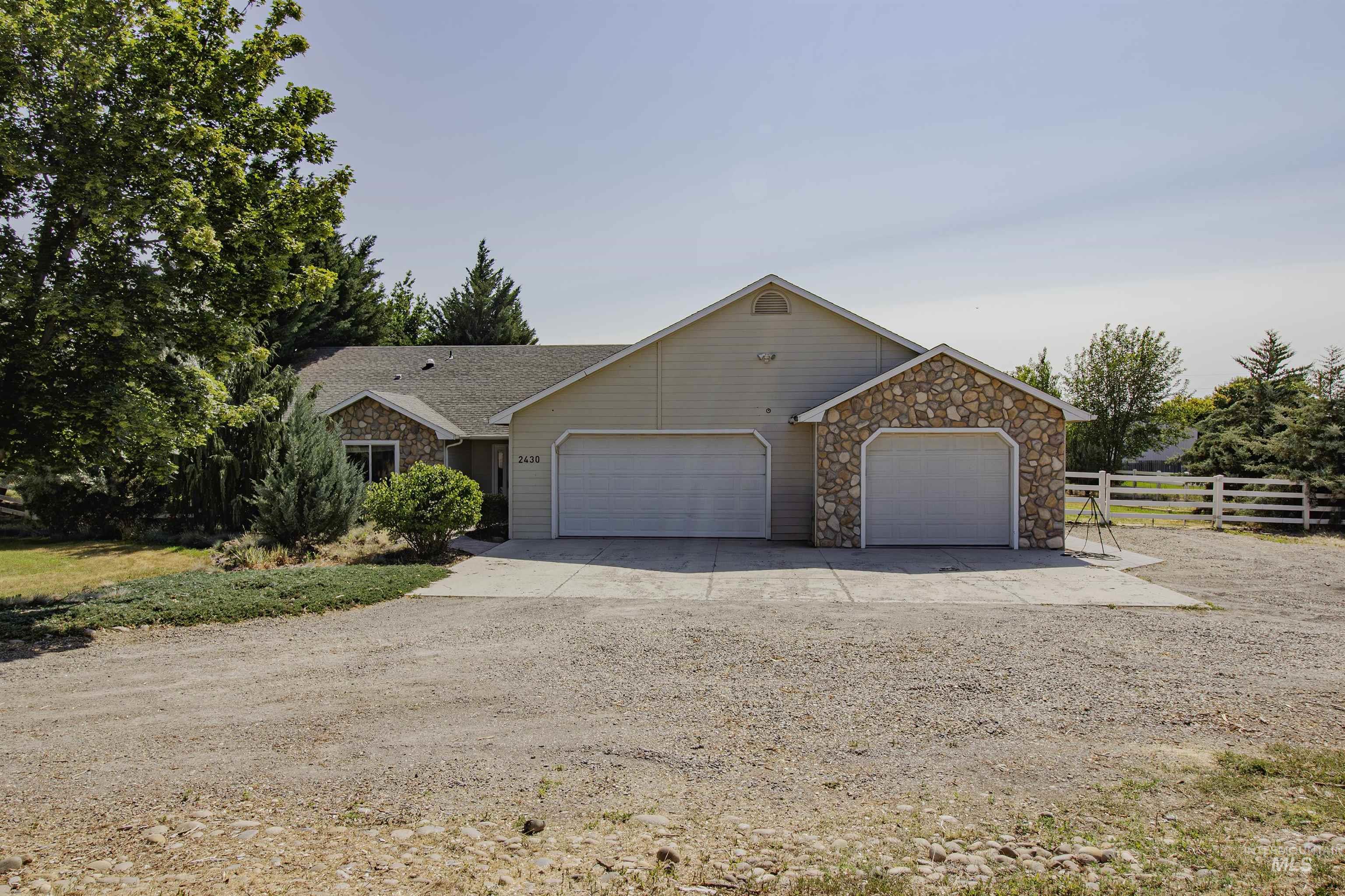 Property Photo: 2430 Sunset Drive OR 97914