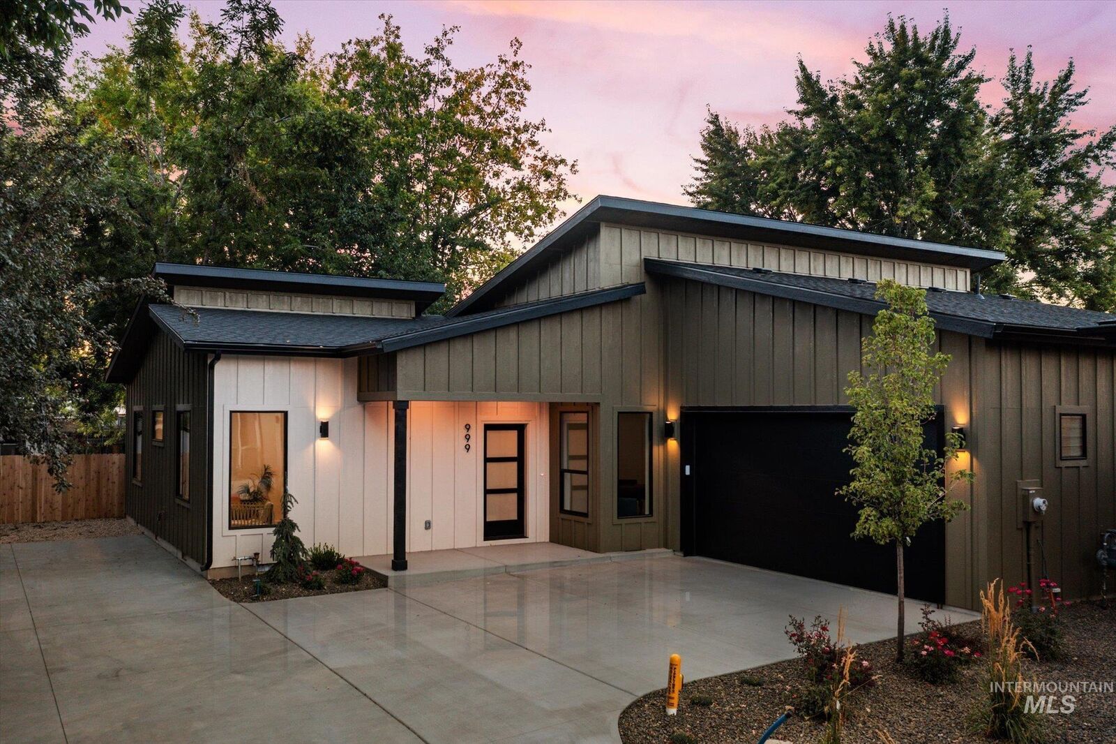 Property Photo:  999 N Kimball St  ID 83704 