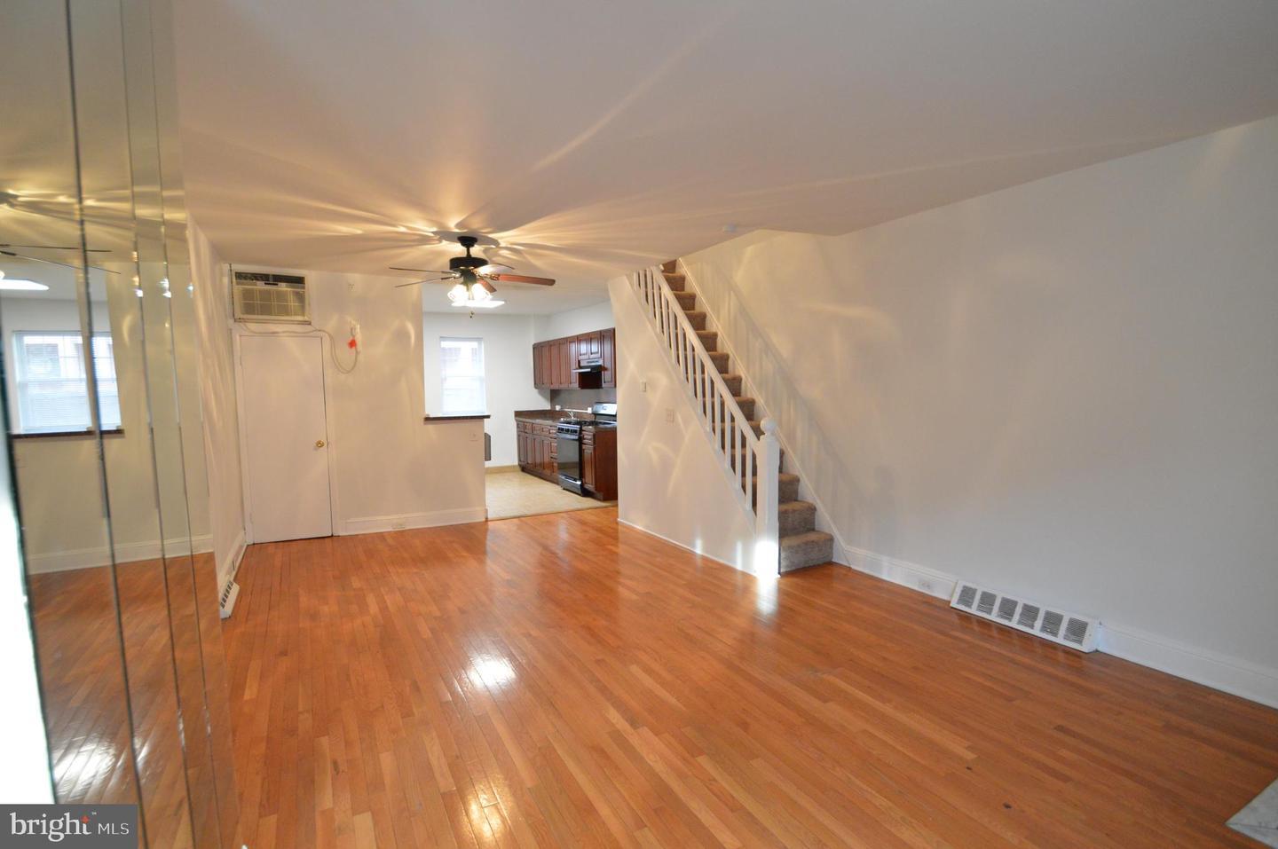 Property Photo: 2509 S Alder Street PA 19148
