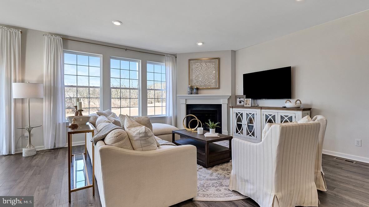 Property Photo:  110 Erica Lane  PA 17512 