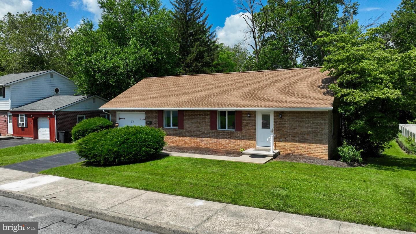 Property Photo: 75 Circle Drive PA 17522