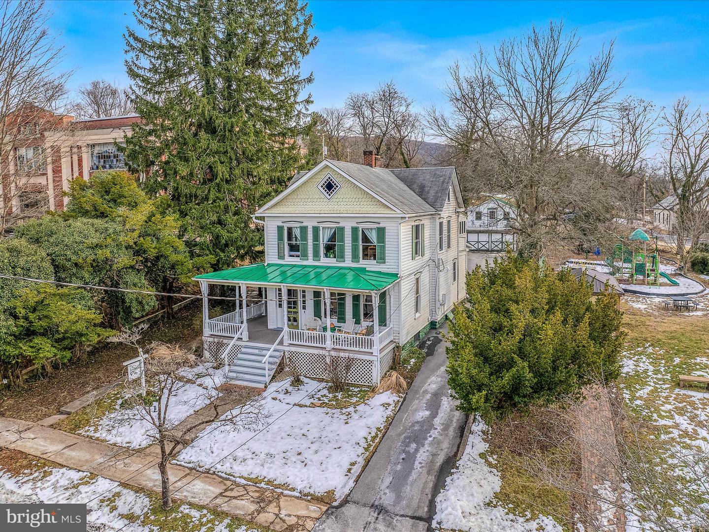 Property Photo: The Angler'S Inn -867 Washington Street WV 25425