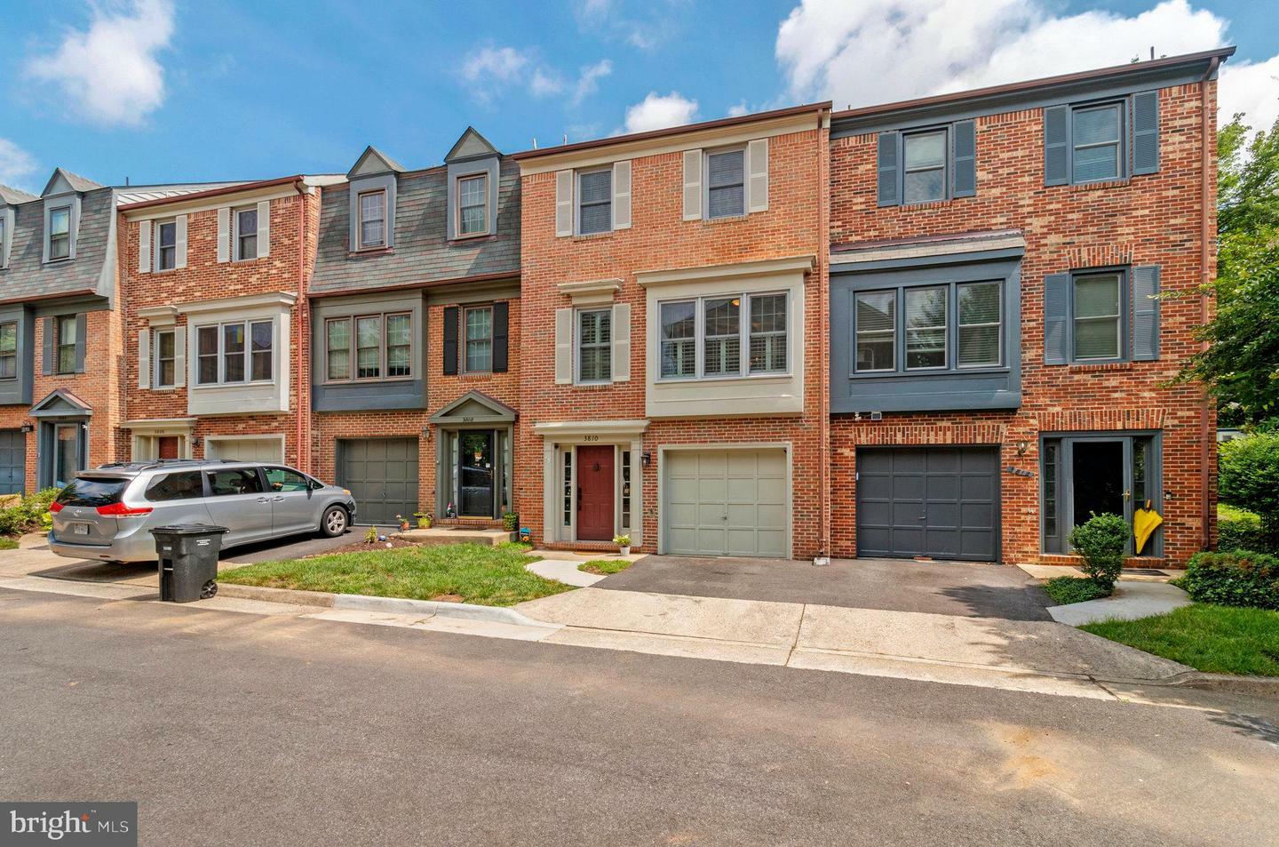 Property Photo: 3810 Usher Court VA 22304