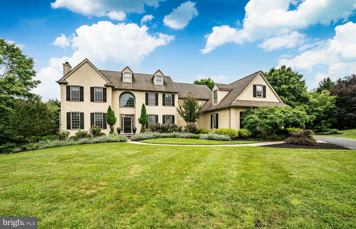 Property Photo:  4 Taylor Chase Lane  PA 19382 