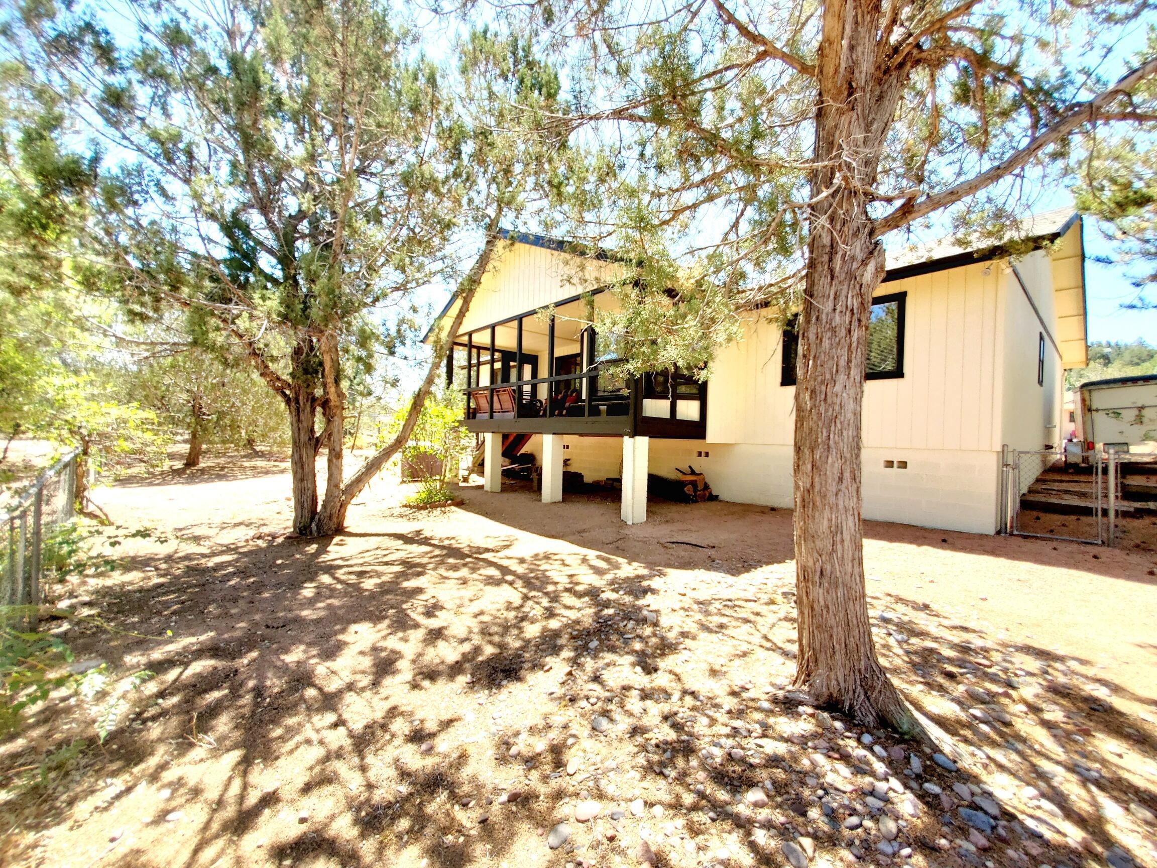 Property Photo: 604 E Amarillo Circle AZ 85541