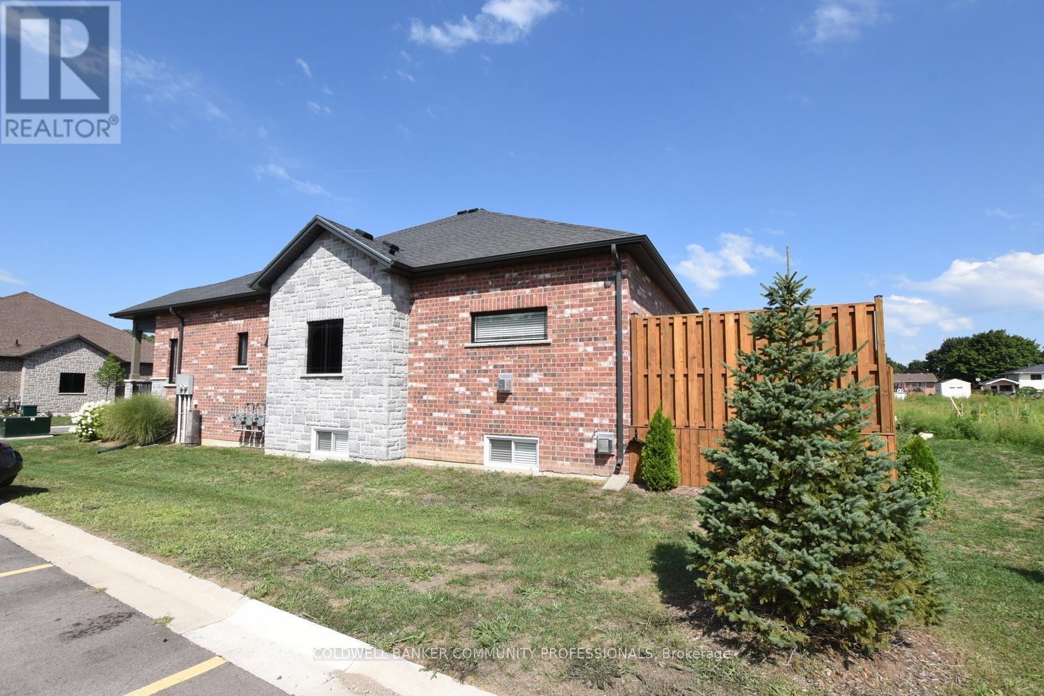 Property Photo: 6 Ironwood Street 71 ON N3Y 4Z6