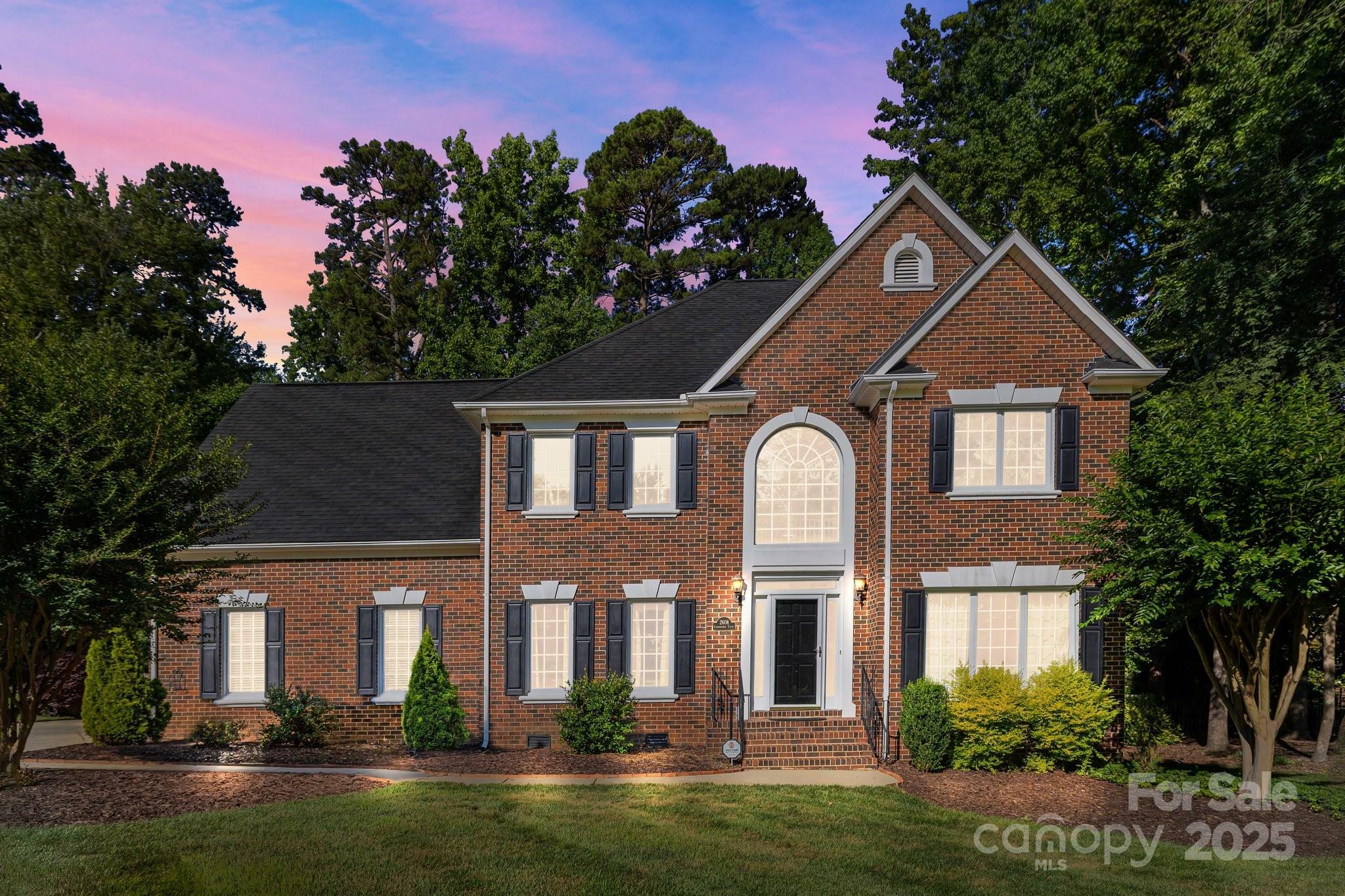 Property Photo: 2608 Carmarthen Court NC 28104