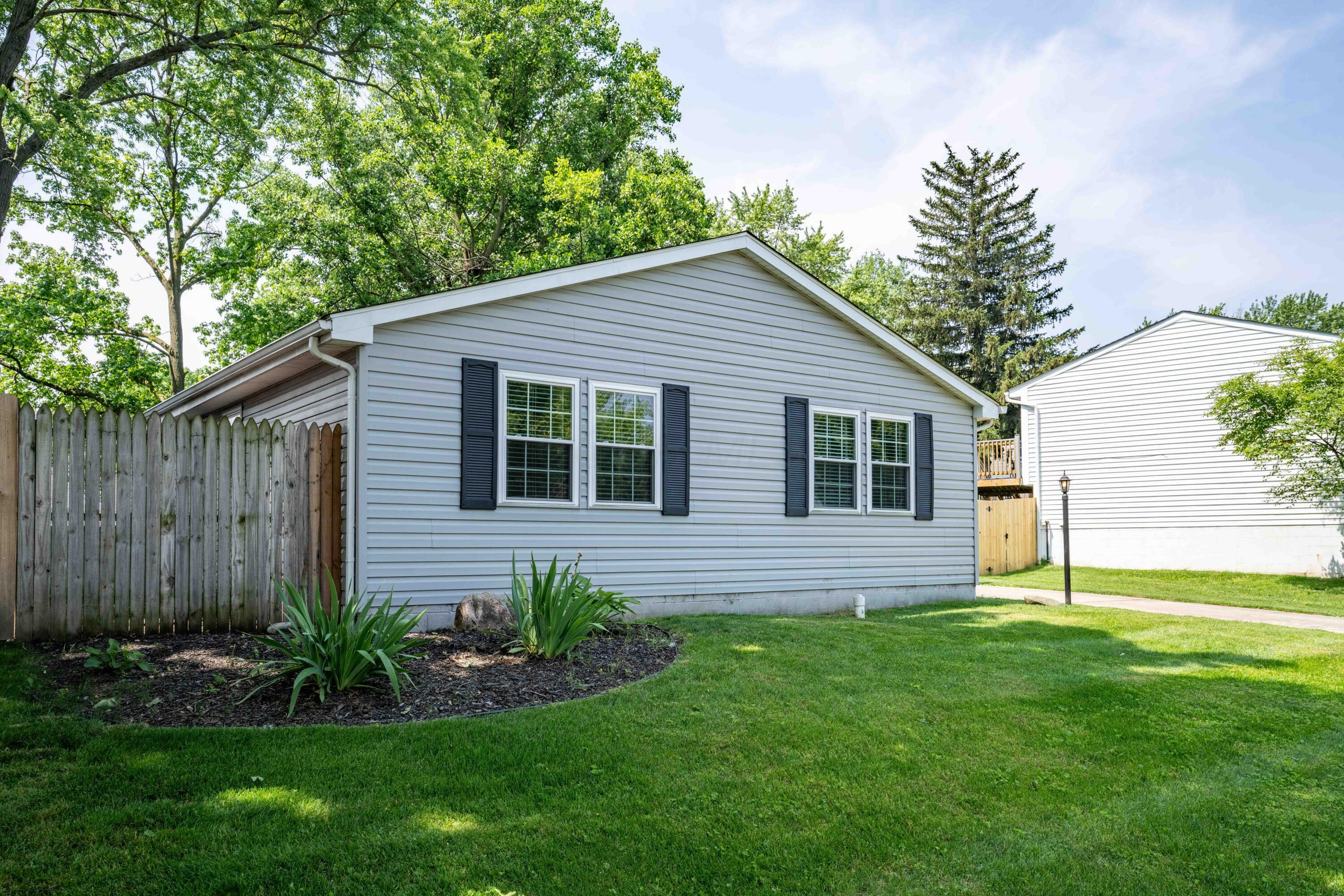Property Photo: 2437 Nugget Drive OH 43123