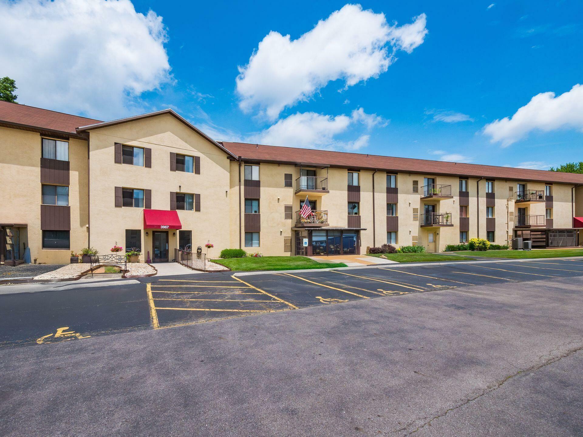 Property Photo: 3967 Karl Road OH 43224