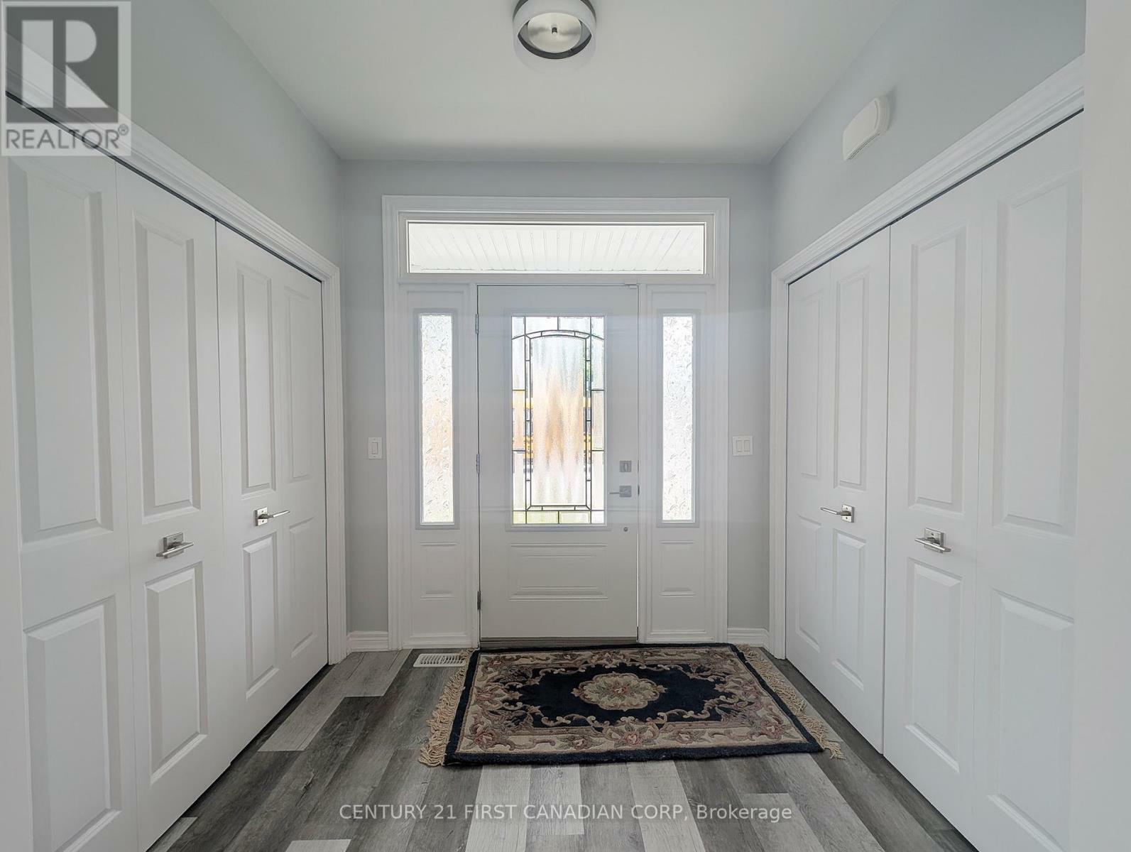 Photo de la propriété: 310-A St Paul Avenue ON N3R 4M8