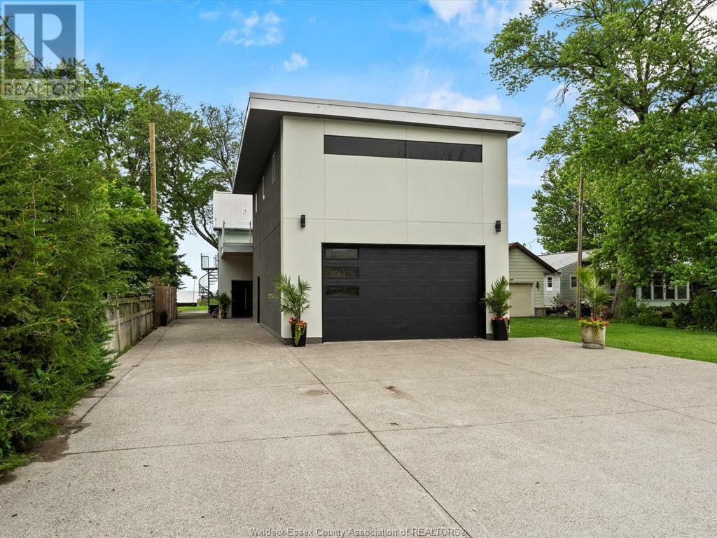 Photo de la propriété: 1674 Caille Avenue ON N8L 0J4