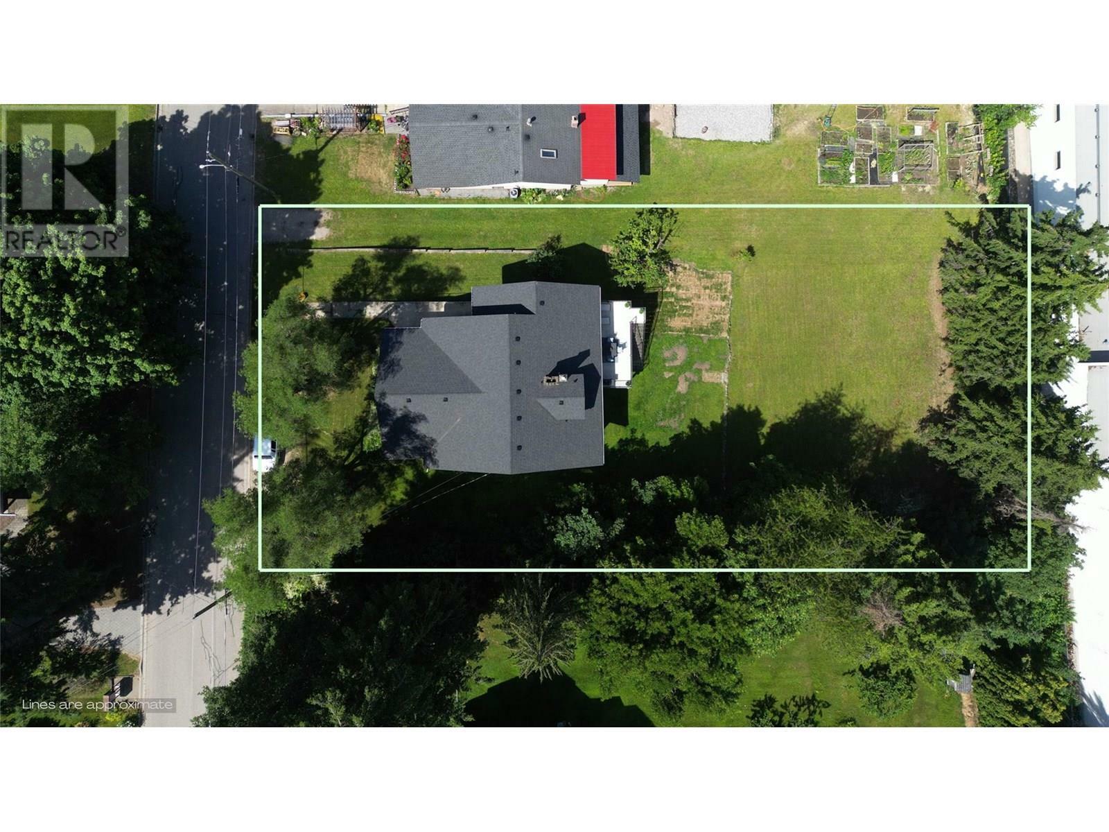 Photo de la propriété: 671 2 Avenue Northeast BC V1E 1H2
