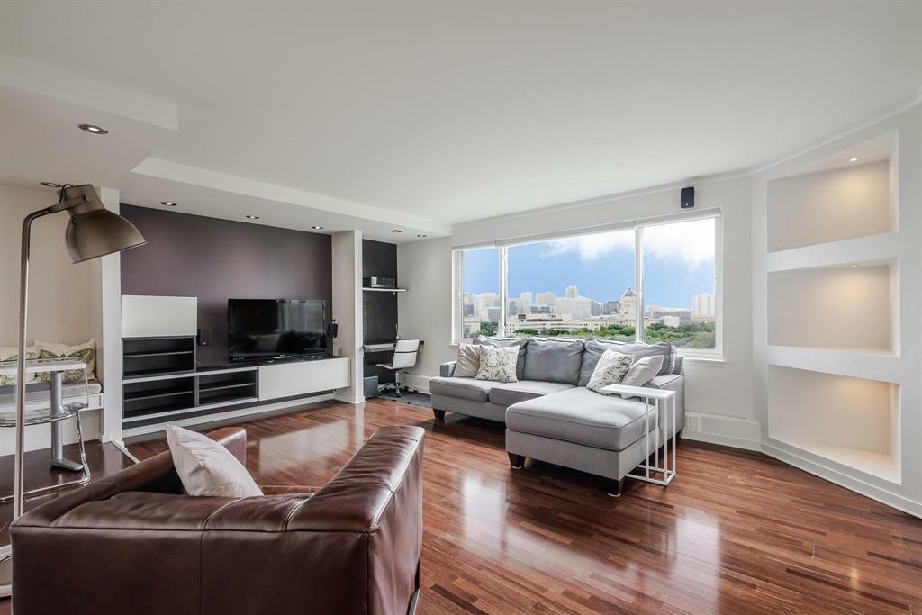 Property Photo: 300 Roslyn Road MB R3L 0H4