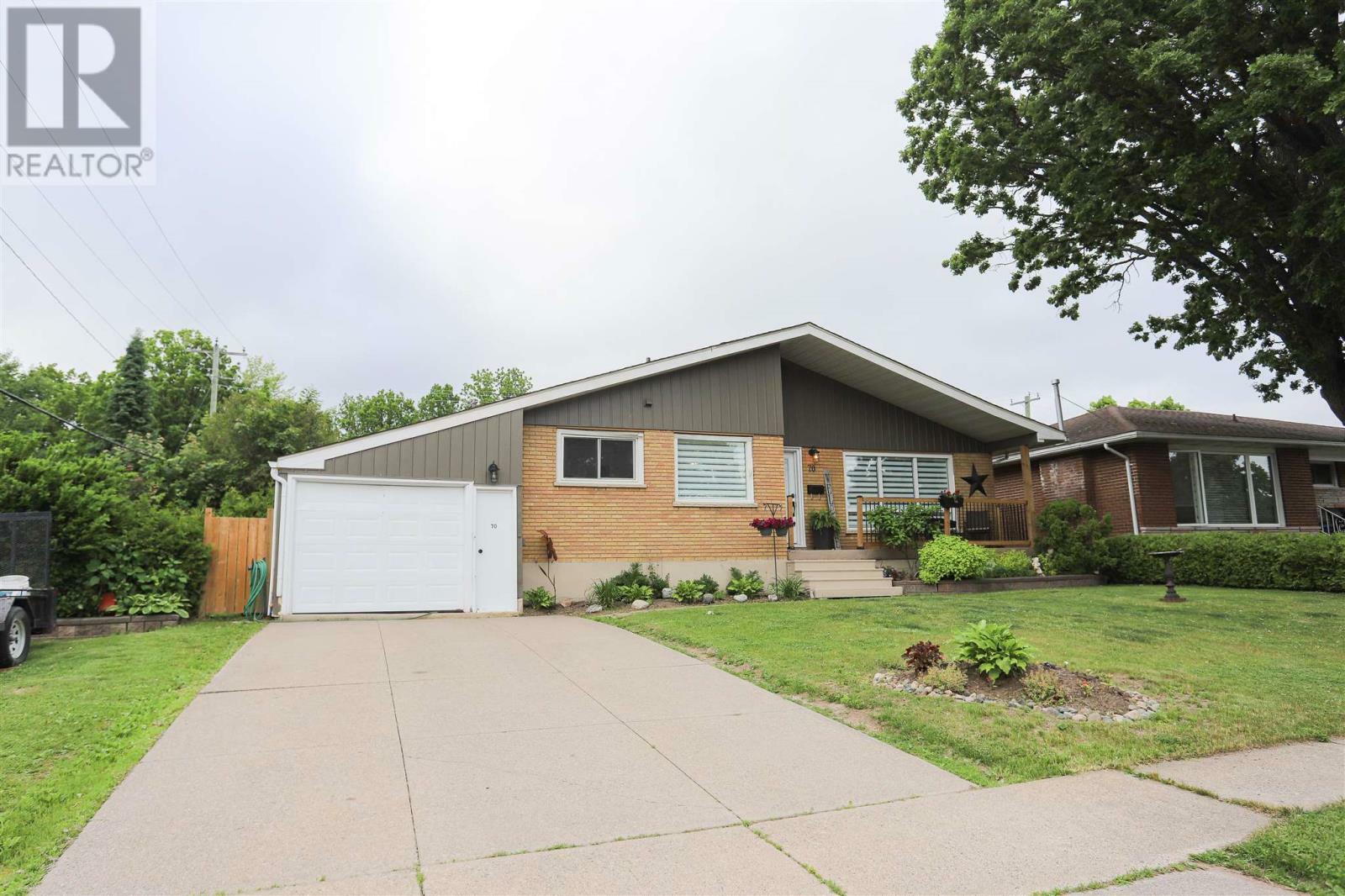 Photo de la propriété: 70 Marconi St ON P6B 1N6