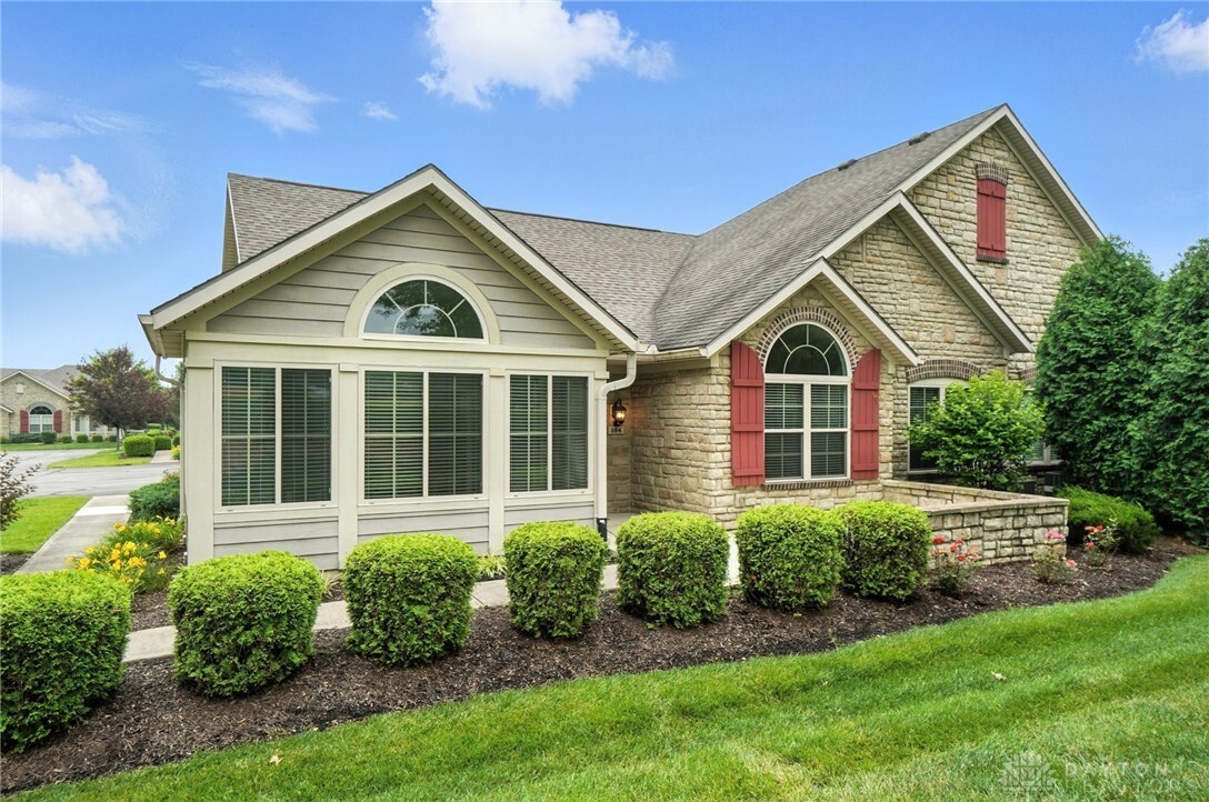 Property Photo: 164 Scarborough Village Drive OH 45458