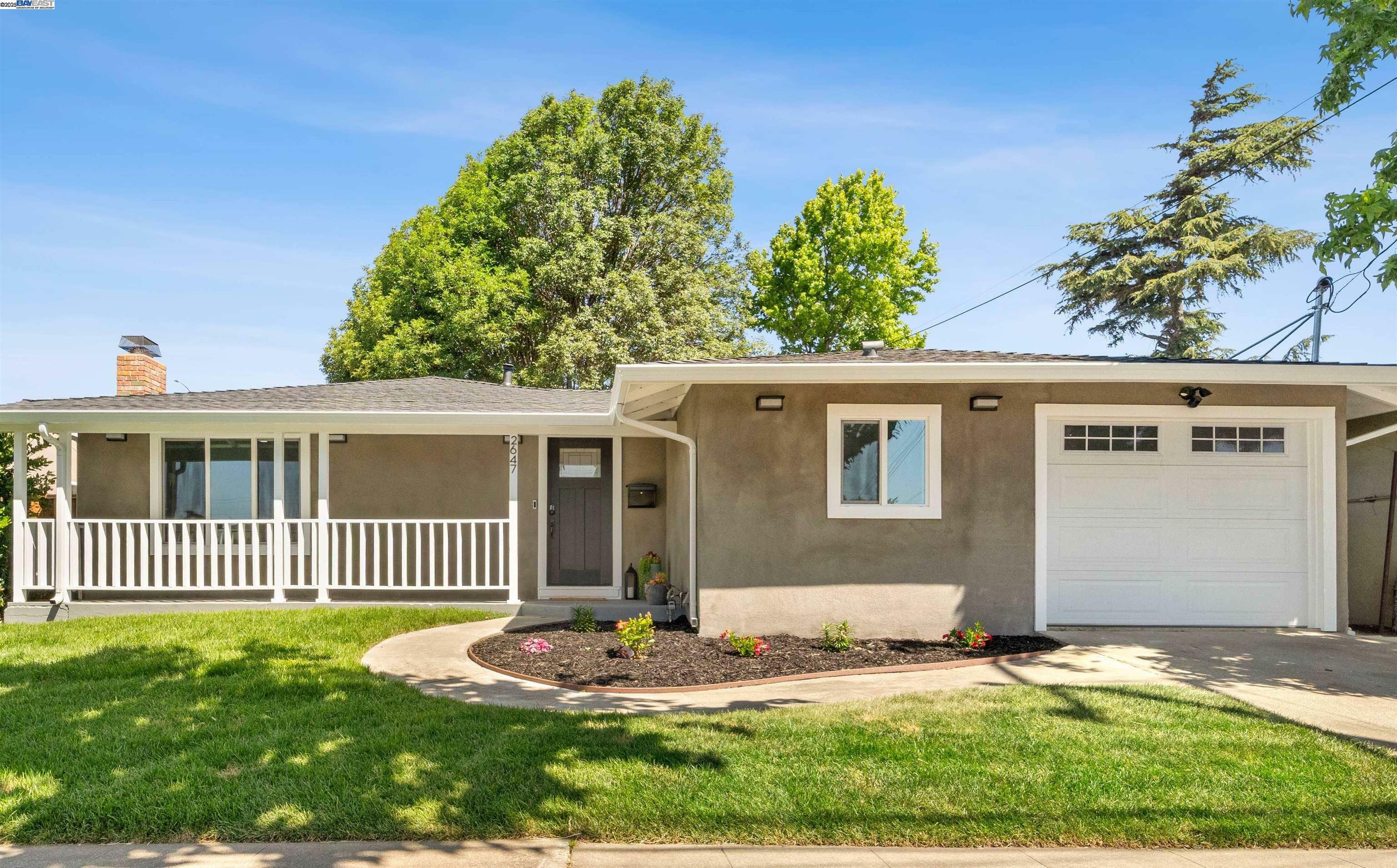 Property Photo: 2647 Hawthorne Ave CA 94545