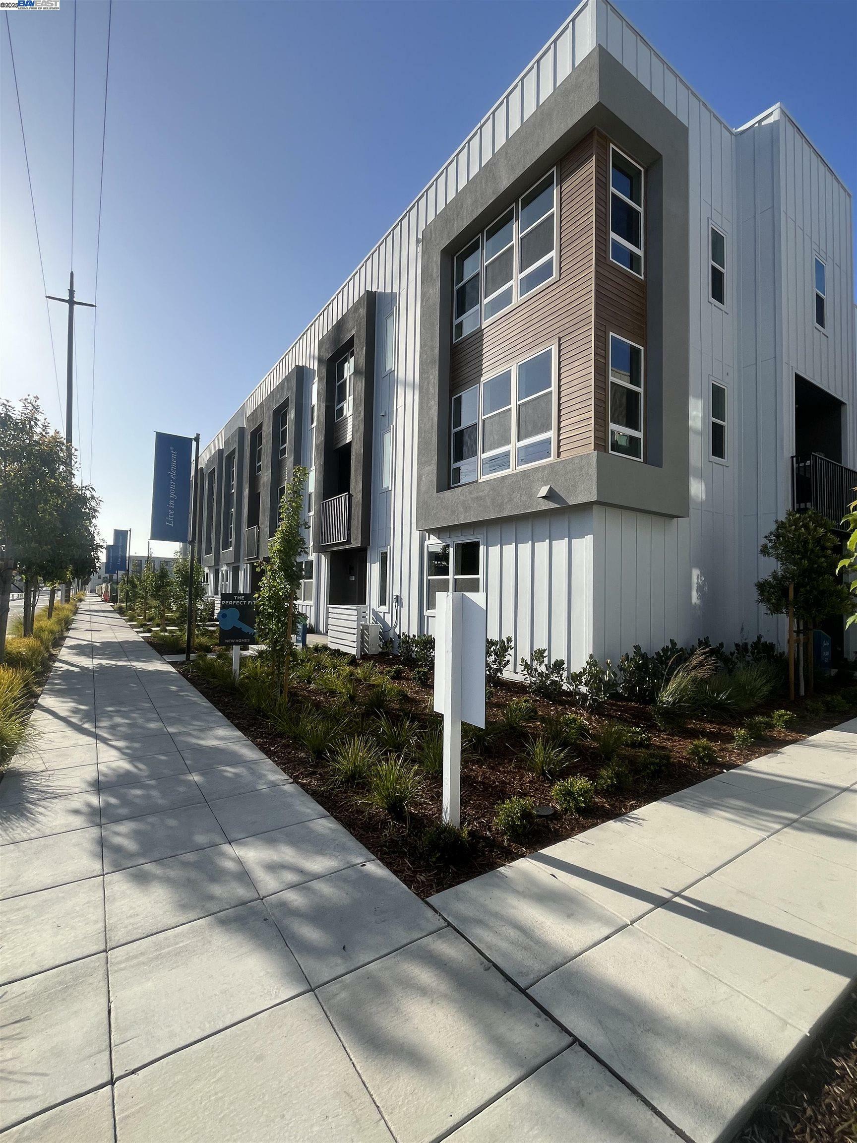 2007 Clement Avenue  Alameda CA 94501 photo