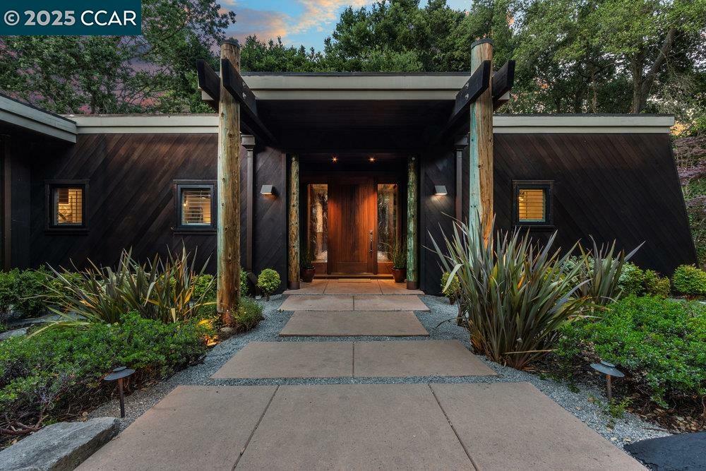 Property Photo: 39 El Toyonal CA 94563