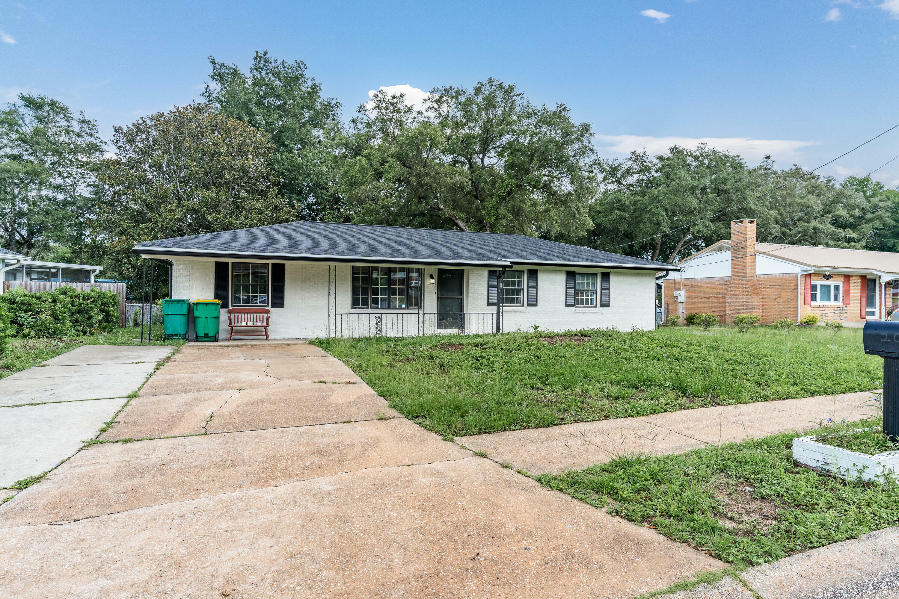 Property Photo: 203 22nd Street FL 32578