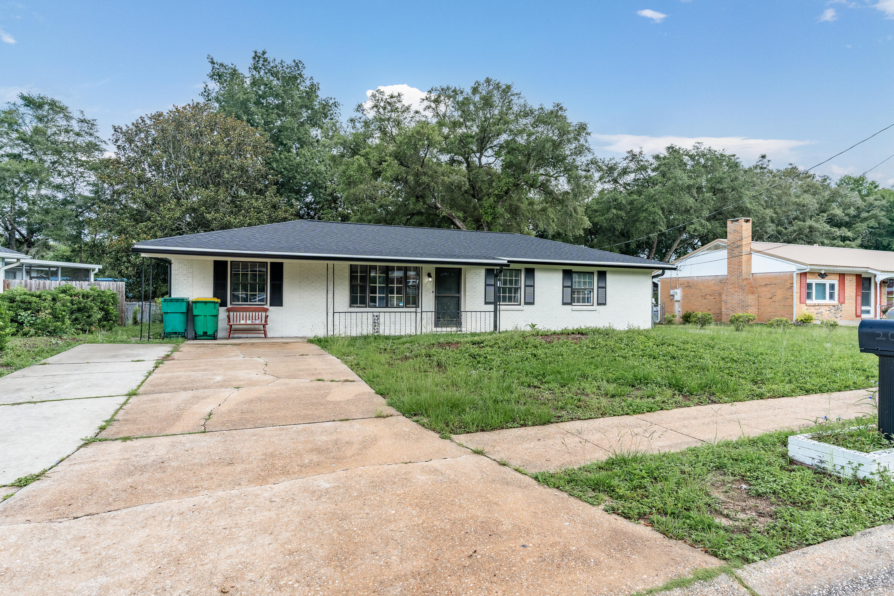Property Photo: 203 22nd Street FL 32578