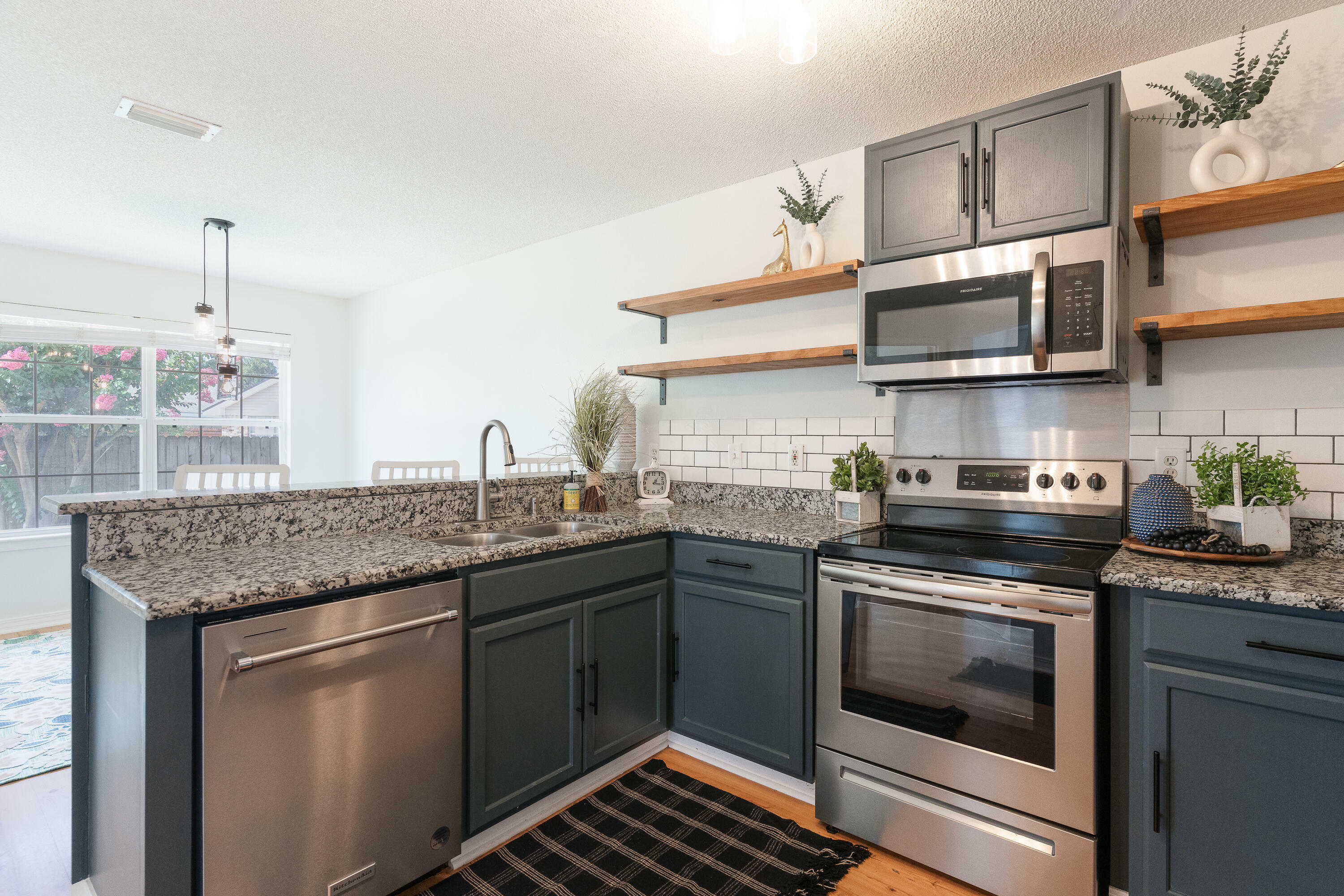 Property Photo: 558 Rough Leaf Lane FL 32569