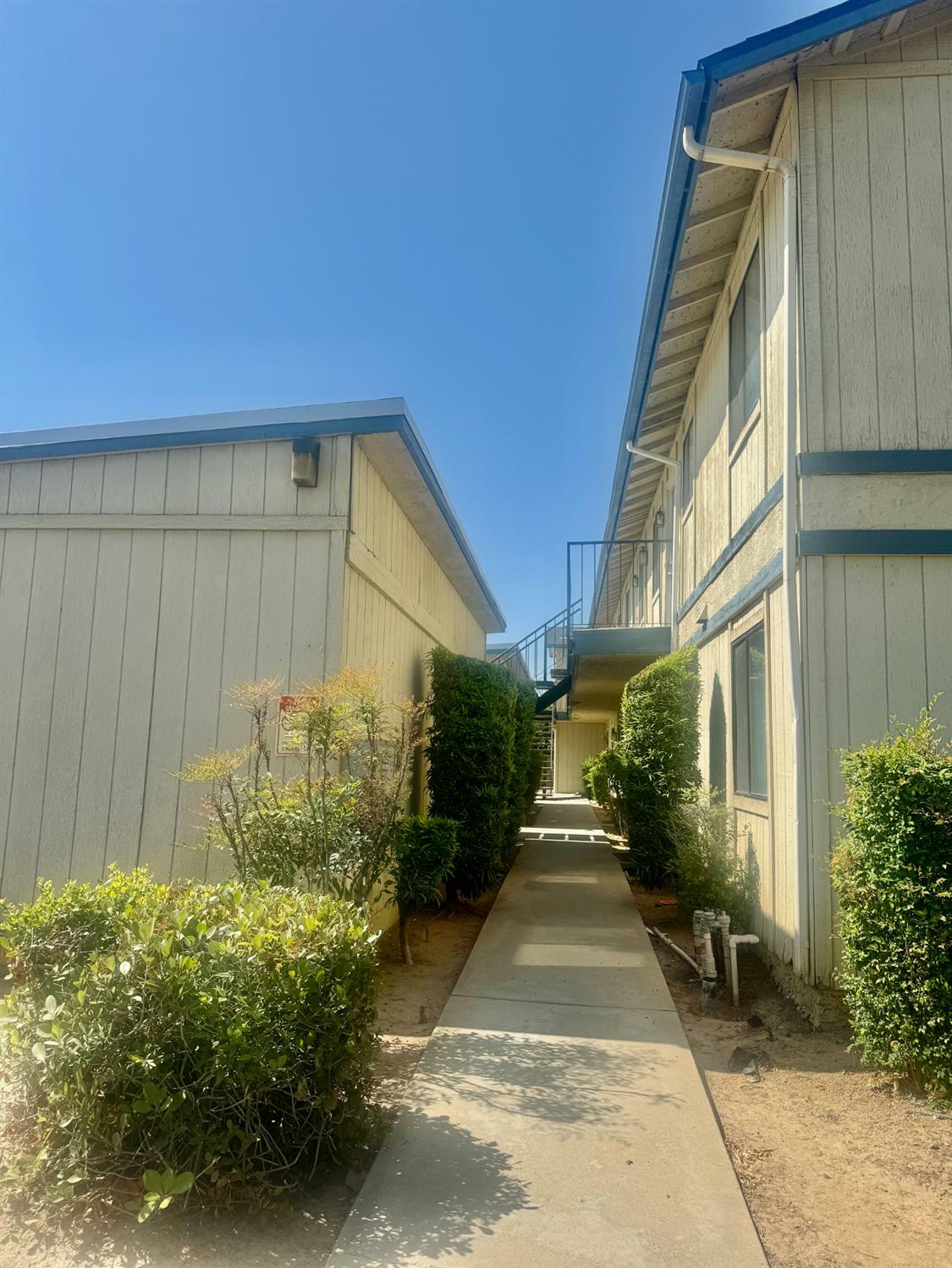 4303 N Emerson Avenue  Fresno CA 93705 photo