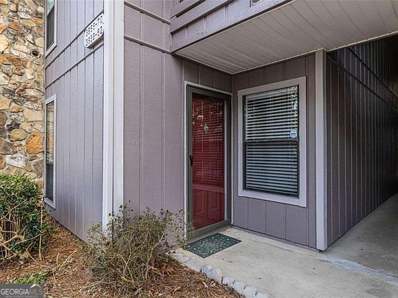 Property Photo: 3828 Woodridge Way GA 30084