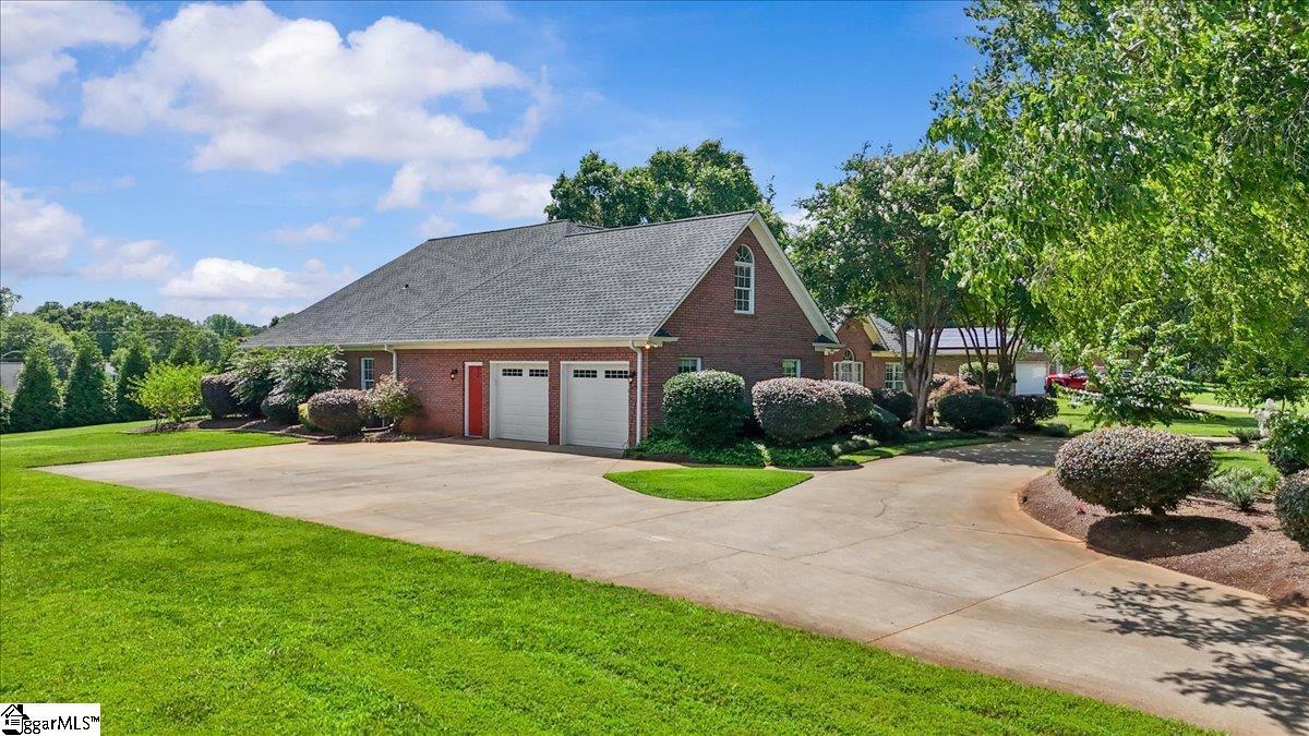 Property Photo: 126 Patti Court SC 29330
