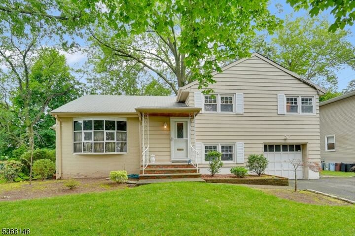Property Photo:  4 Pine Ave  NJ 07410 