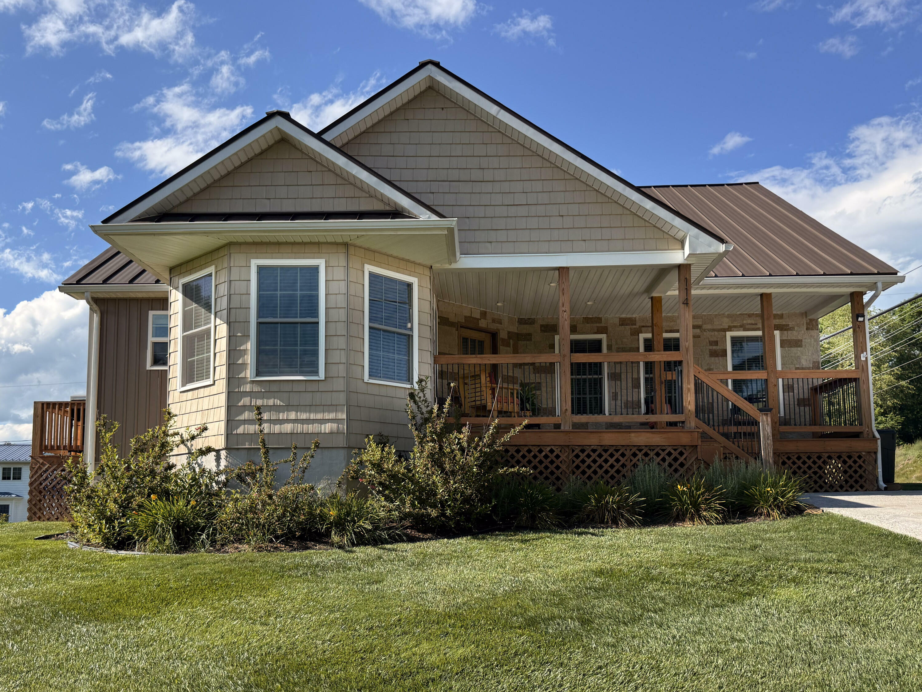 Property Photo: 114 Shady Oak Ln WV 24901
