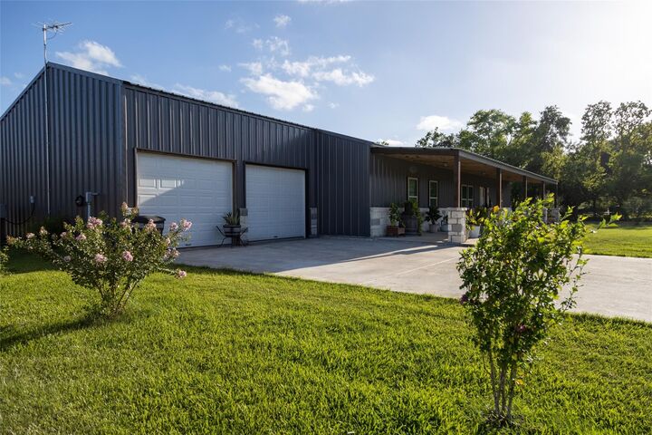 Property Photo:  434 Robert Road  TX 77515 