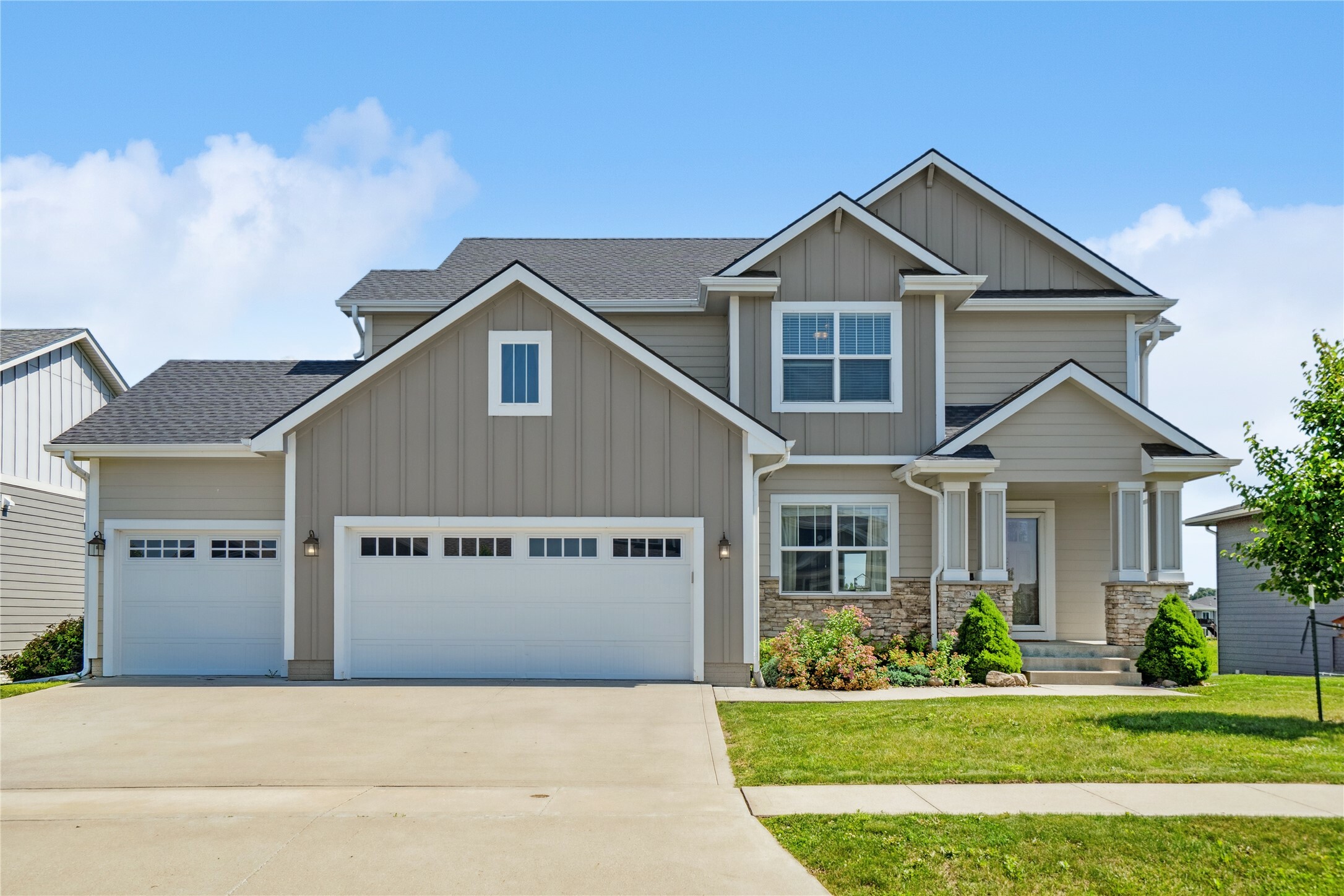 Property Photo: 9440 Rushbrook Drive IA 50131