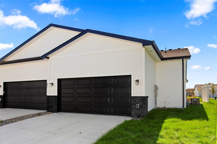 Property Photo:  9764 Regatta Lane  IA 50131 