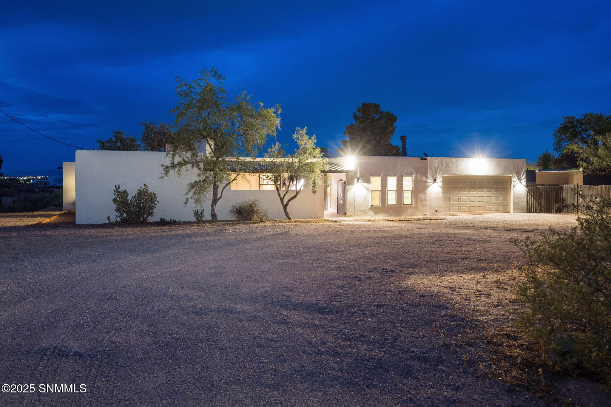 Property Photo: 1048 La Quinta Street NM 88007