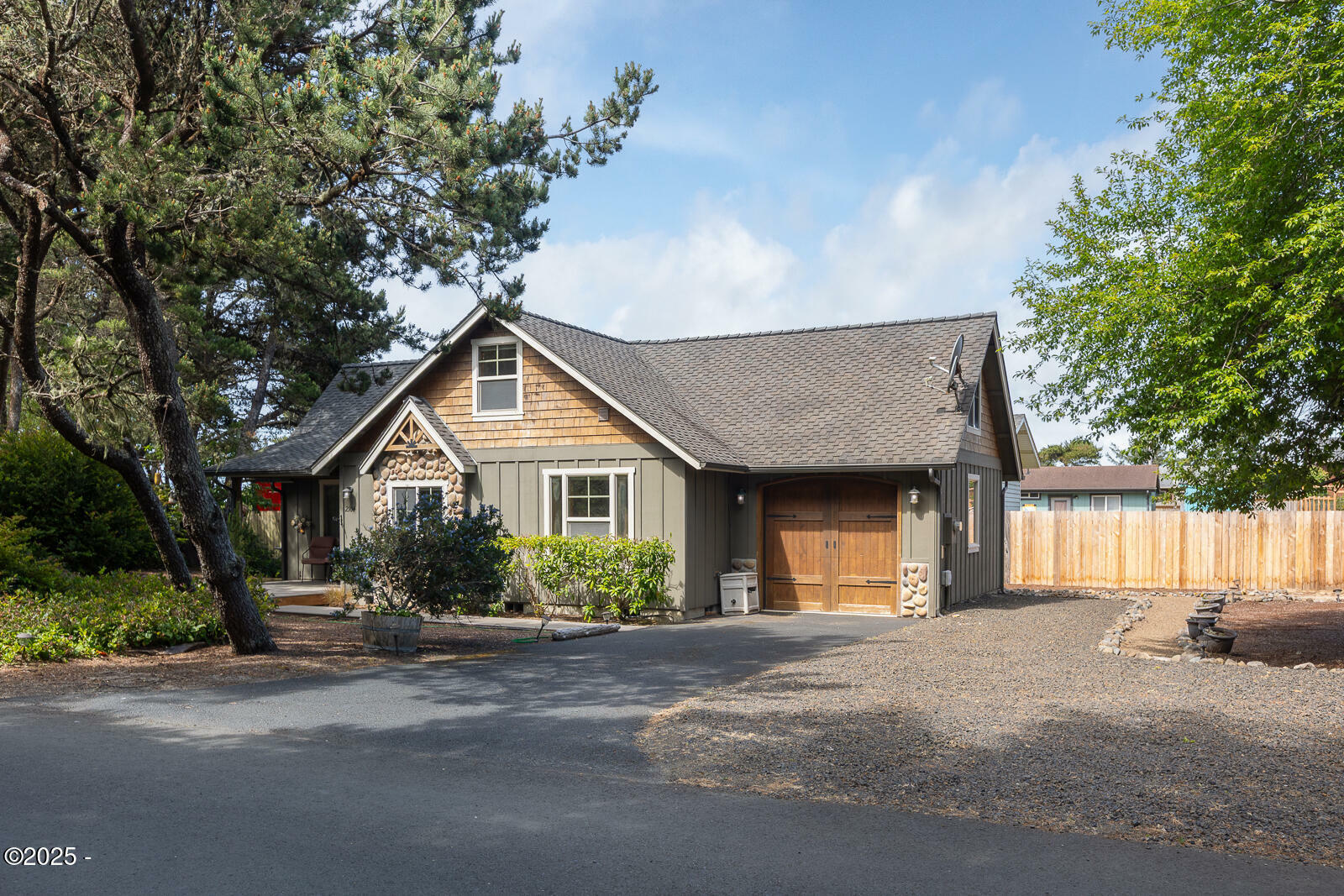 Property Photo: 2104 NW Mokmak Lake Dr OR 97394