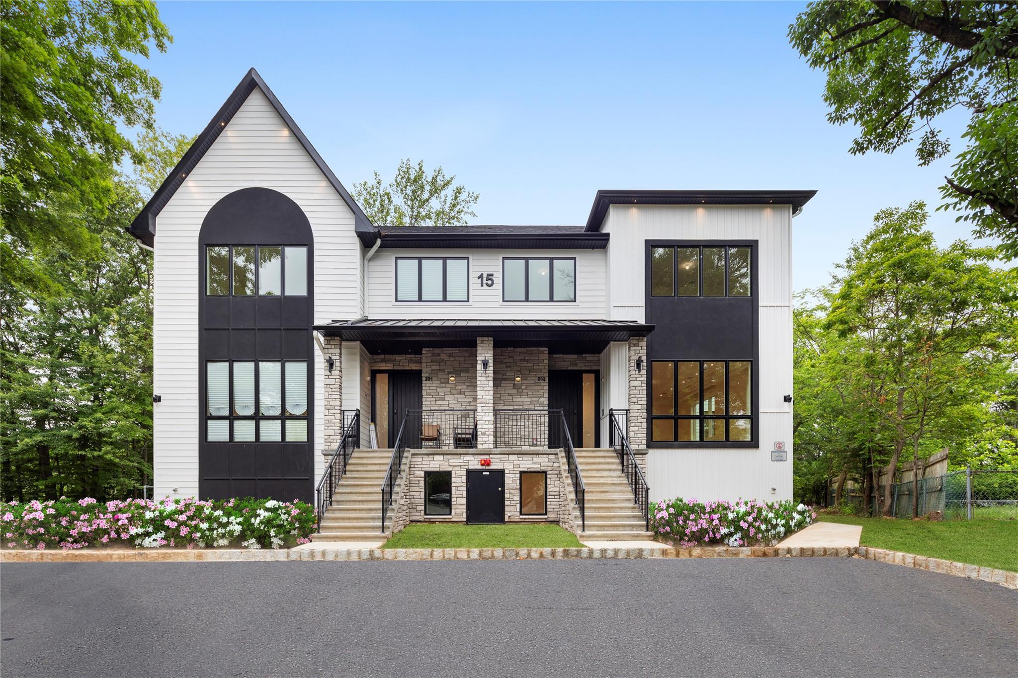 Property Photo:  15 Gilda Court  NY 10977 