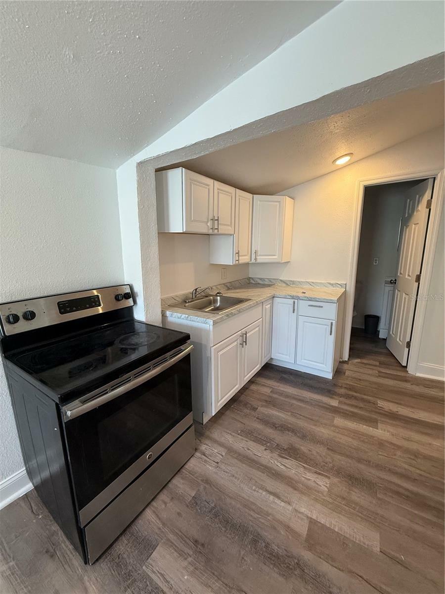 Property Photo: 3124 W Ivy Street B FL 33607