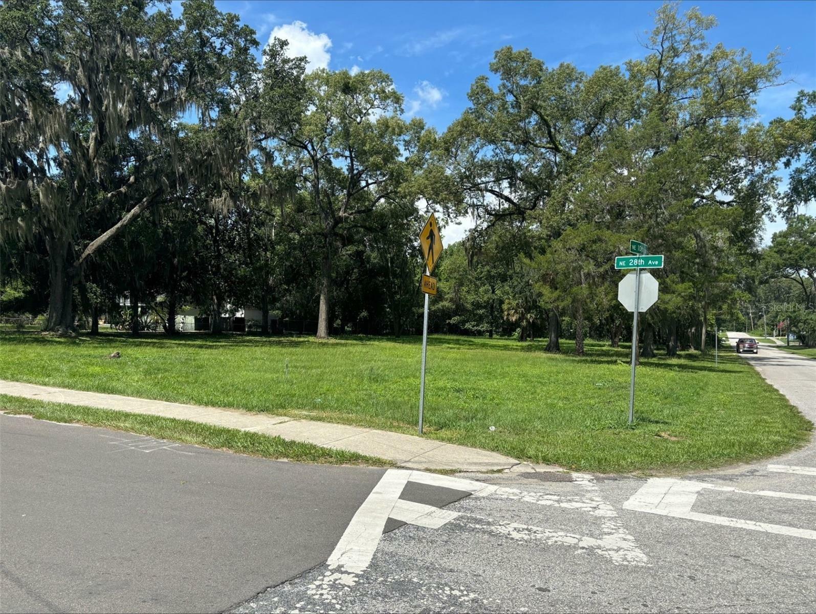 Property Photo: 934 NE 28th Avenue FL 34470