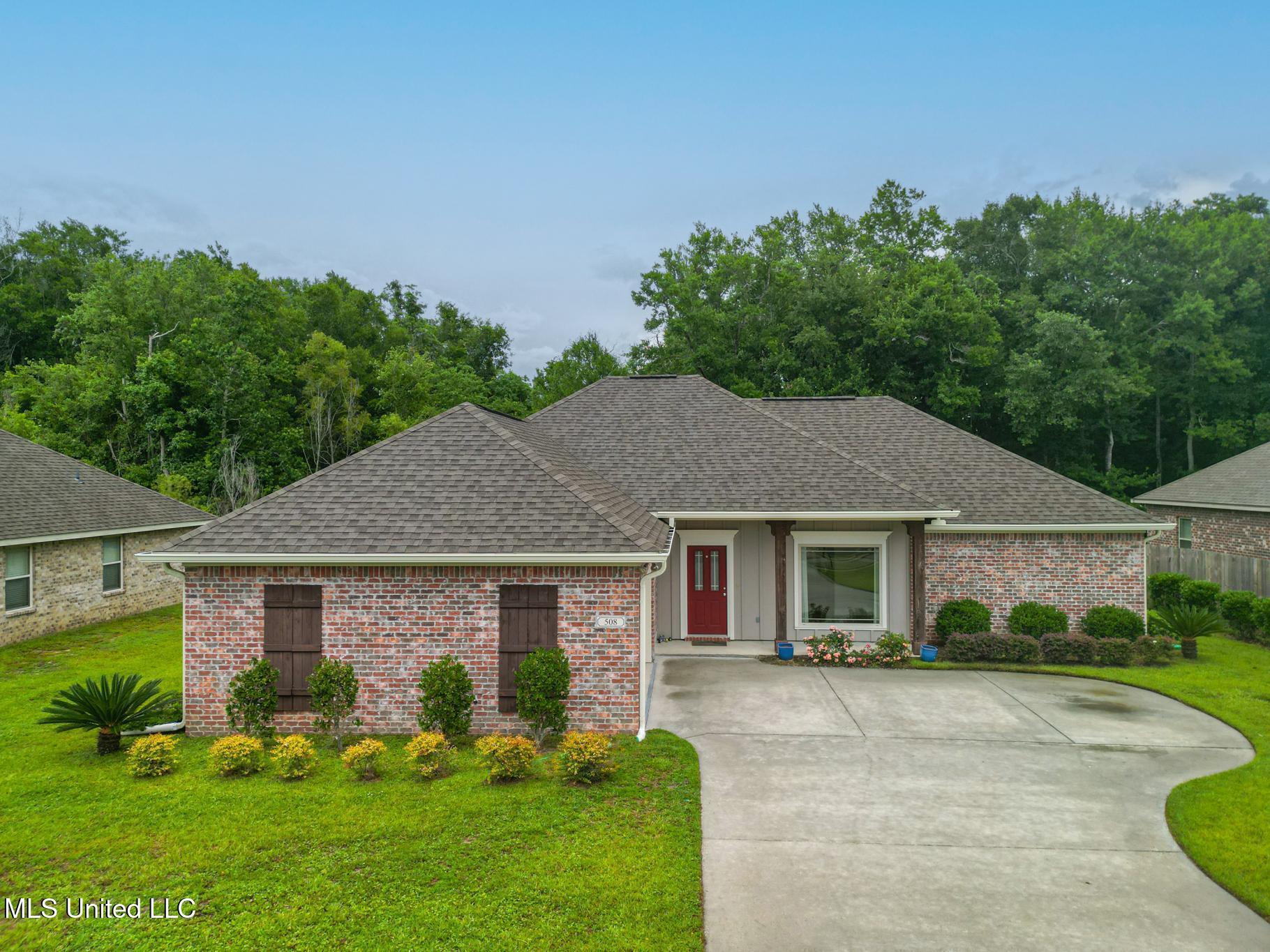 Property Photo: 508 Dynsmore Place MS 39560