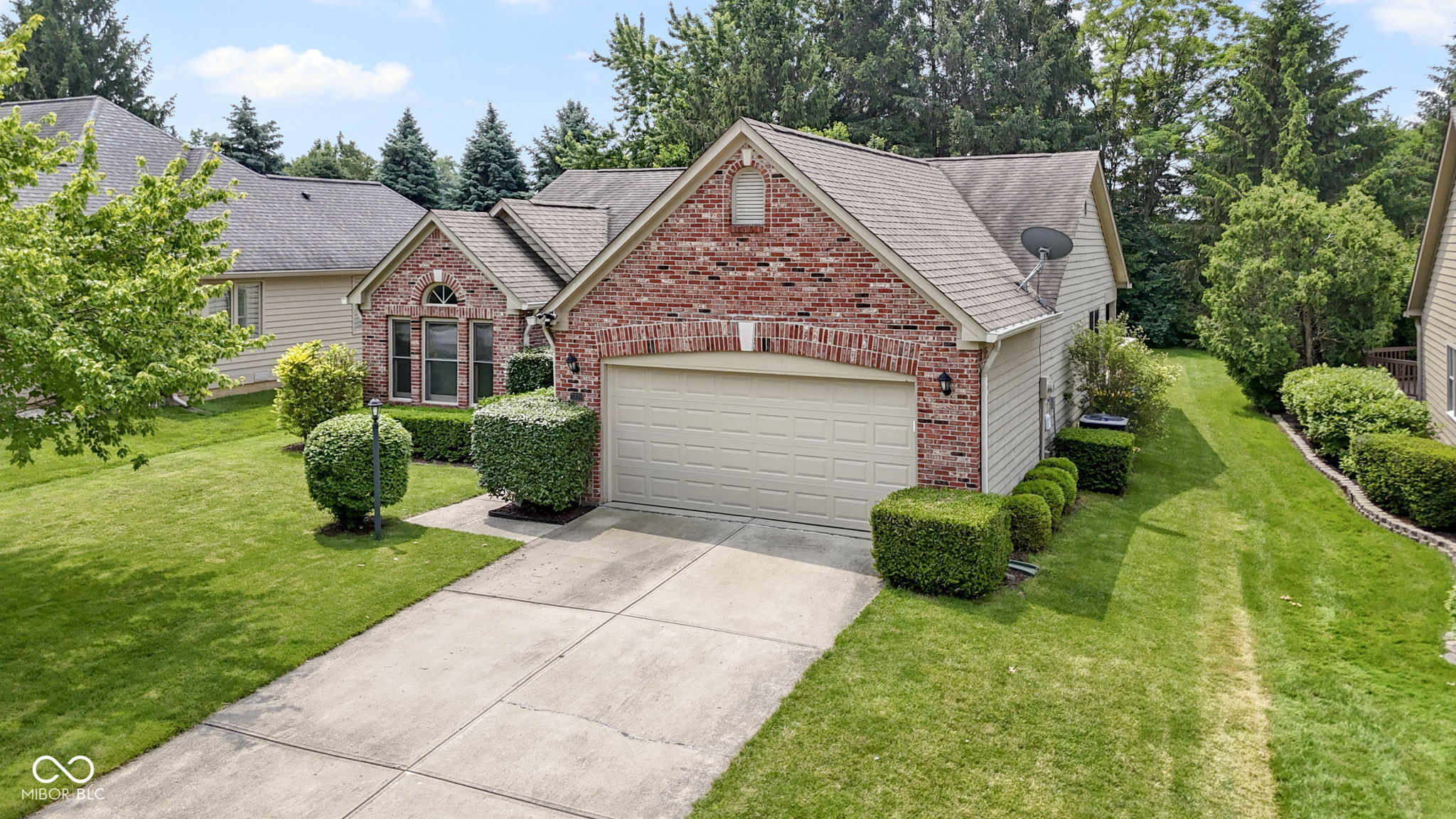 Property Photo: 7335 Pymbroke Drive IN 46038