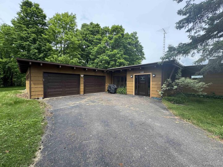 Property Photo:  118 Youngs Lane  MI 49920 