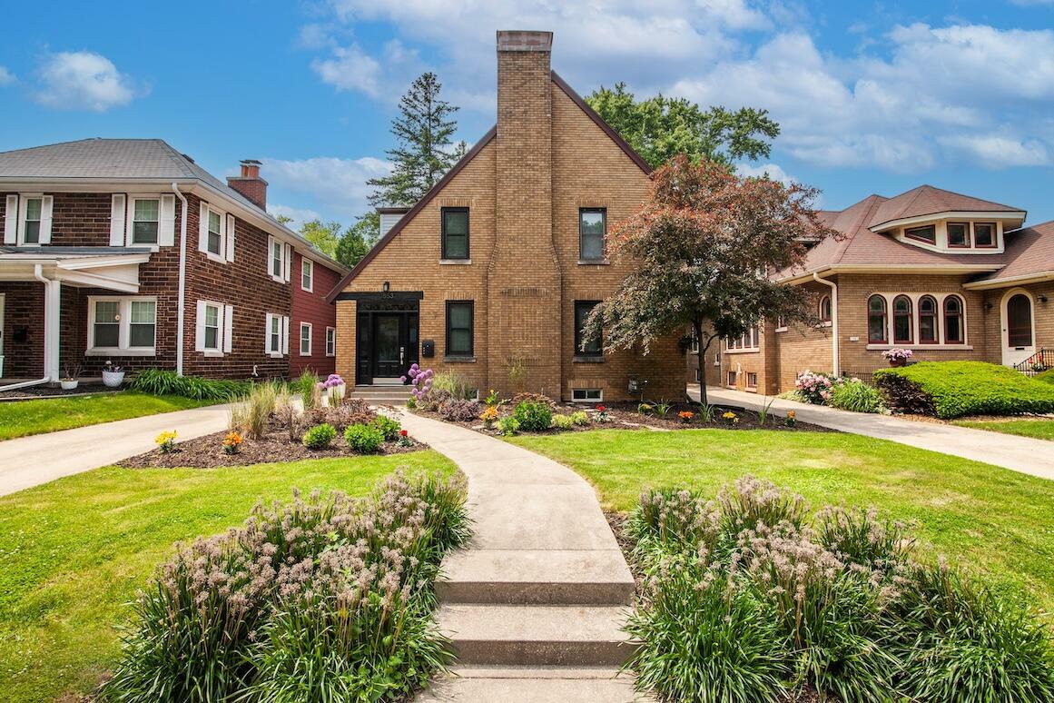 1853 N 83rd St  Wauwatosa WI 53213 photo