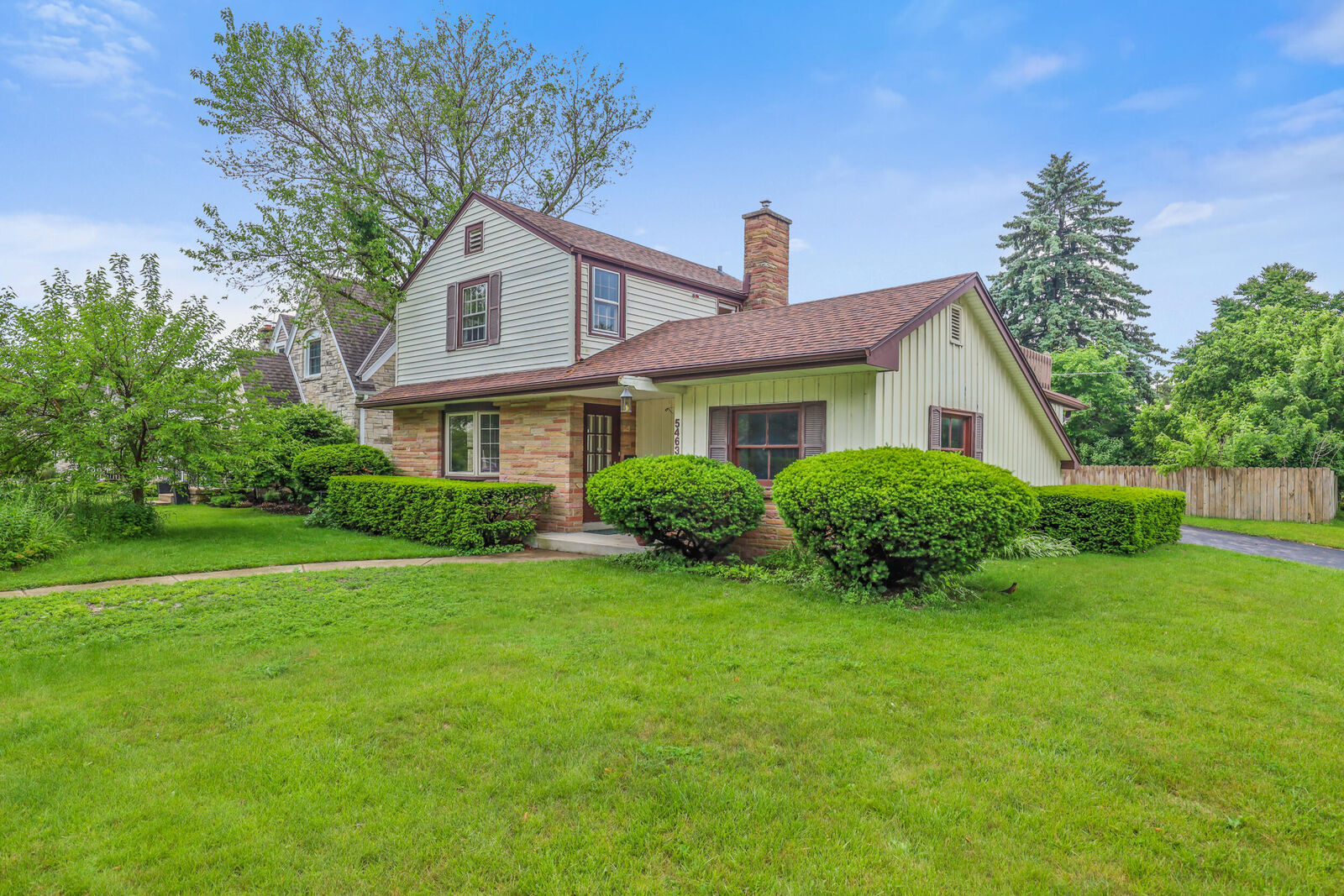Property Photo: 5463 N Lydell Ave WI 53217