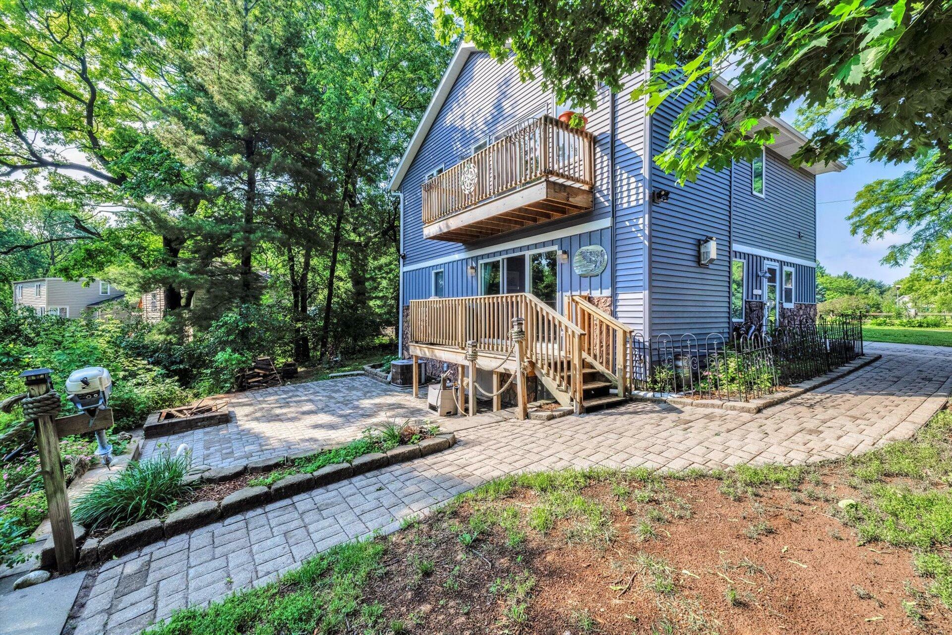 Property Photo:  1012 N Breens Bay Rd  WI 53066 
