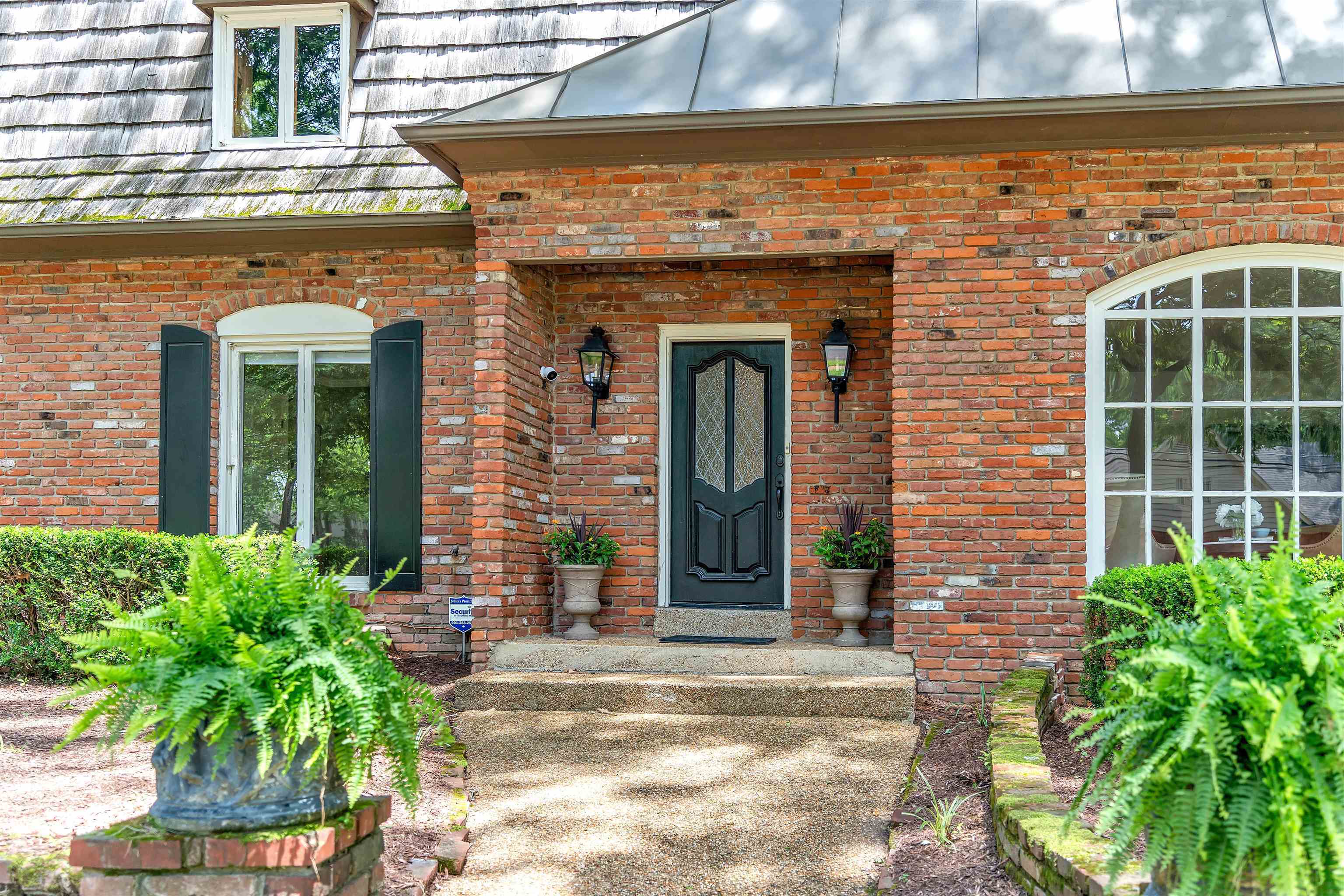 Property Photo: 2004 Kirby Rd TN 38119