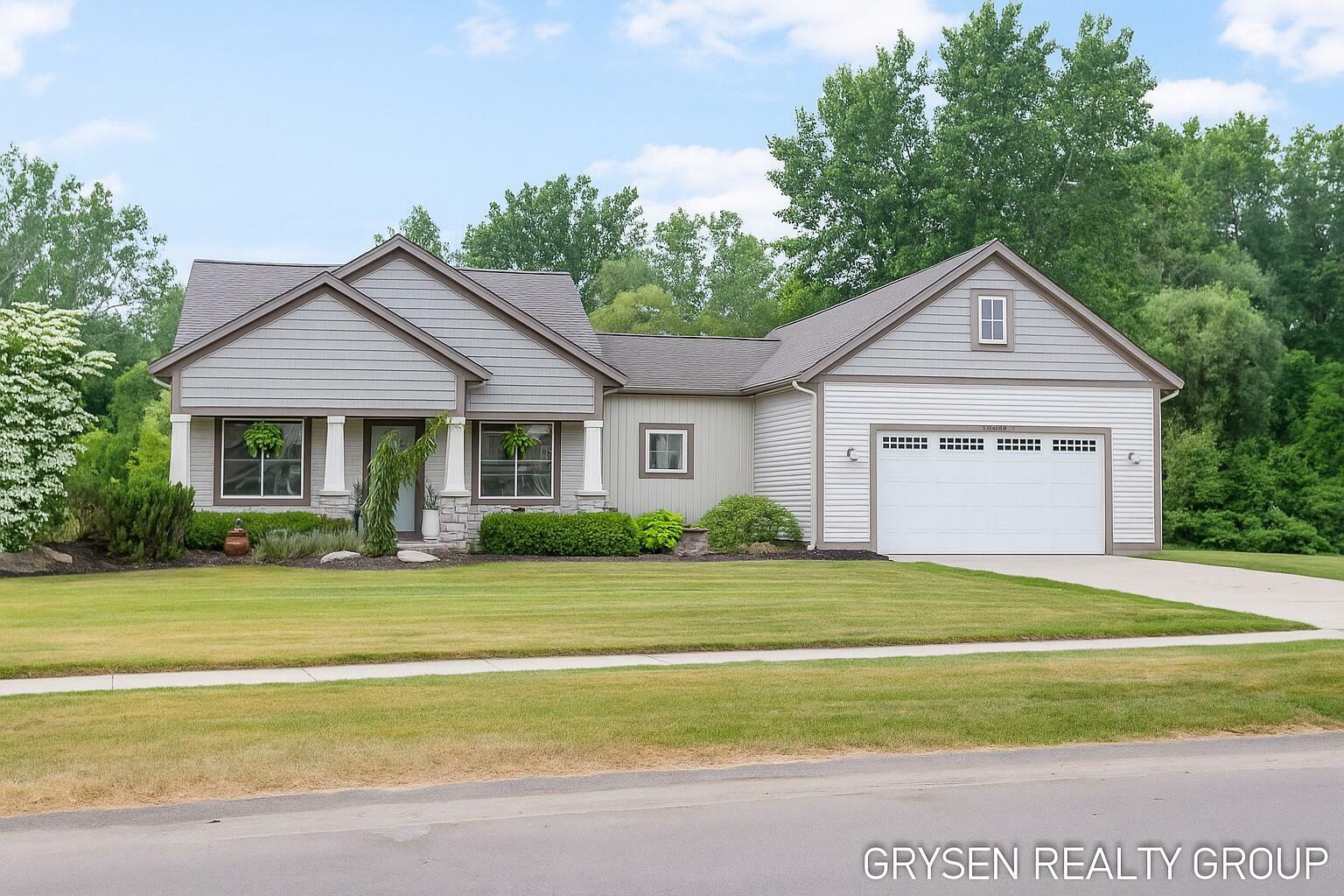 2504 Cedar West Drive  Jenison MI 49428 photo